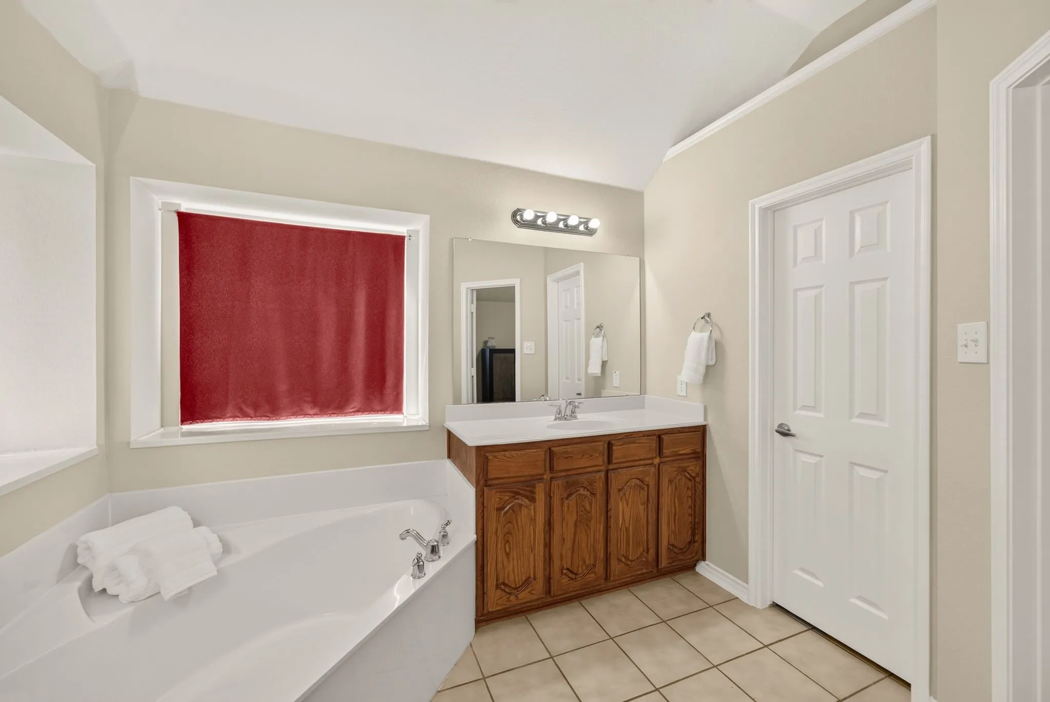 Single Family Residence For Sale in Denton County , 9150 Bastille Way, Frisco, Texas 75033, 4 Bedroom, 2 Bathroom, 2 Garage spaces, 2,247 Sqft, built in 2005, mls#21404899, Real Estate Agent in Frisco, Homes For Sale in Denton county, Homes For Sale in Frisco, Realtor in Frisco Texas, Real Estate Brokerage Independent Realty Texas, Luminita Cordes Realtor