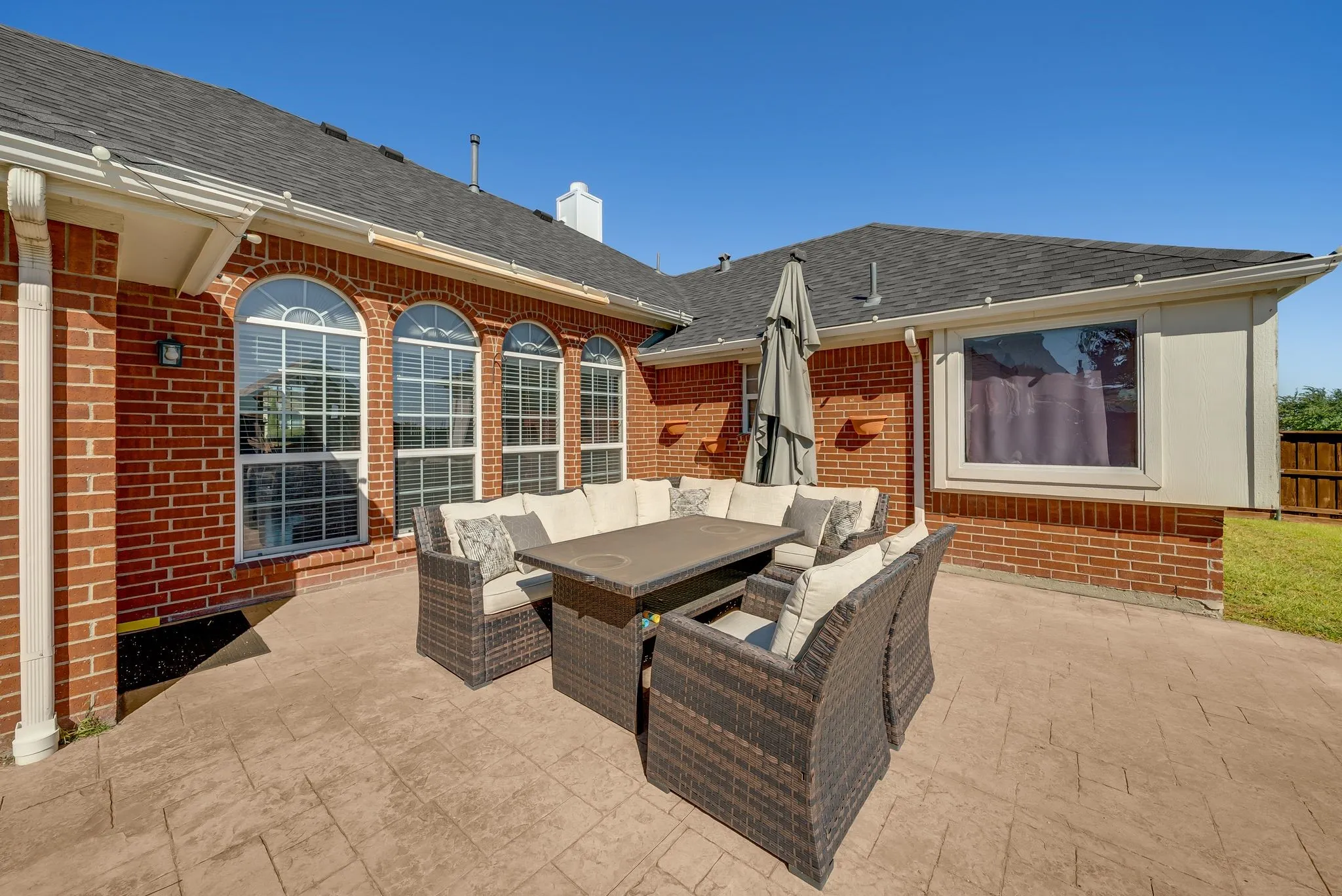 Single Family Residence For Sale in Denton County , 9150 Bastille Way, Frisco, Texas 75033, 4 Bedroom, 2 Bathroom, 2 Garage spaces, 2,247 Sqft, built in 2005, mls#21404899, Real Estate Agent in Frisco, Homes For Sale in Denton county, Homes For Sale in Frisco, Realtor in Frisco Texas, Real Estate Brokerage Independent Realty Texas, Luminita Cordes Realtor