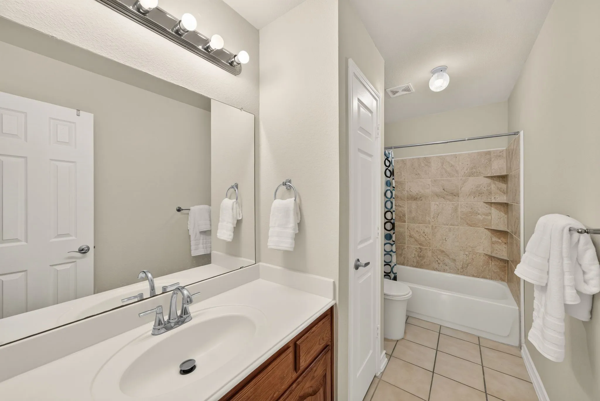 Single Family Residence For Sale in Denton County , 9150 Bastille Way, Frisco, Texas 75033, 4 Bedroom, 2 Bathroom, 2 Garage spaces, 2,247 Sqft, built in 2005, mls#21404899, Real Estate Agent in Frisco, Homes For Sale in Denton county, Homes For Sale in Frisco, Realtor in Frisco Texas, Real Estate Brokerage Independent Realty Texas, Luminita Cordes Realtor