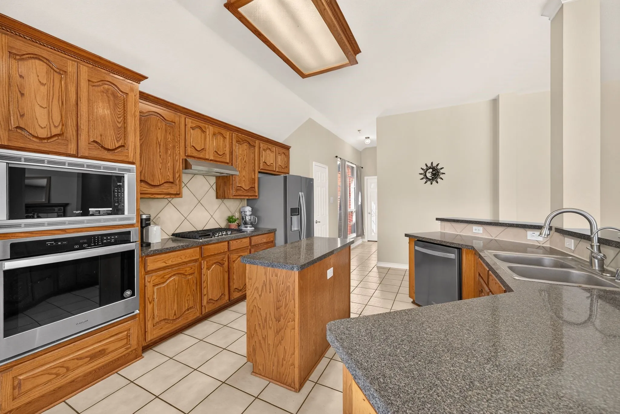 Single Family Residence For Sale in Denton County , 9150 Bastille Way, Frisco, Texas 75033, 4 Bedroom, 2 Bathroom, 2 Garage spaces, 2,247 Sqft, built in 2005, mls#21404899, Real Estate Agent in Frisco, Homes For Sale in Denton county, Homes For Sale in Frisco, Realtor in Frisco Texas, Real Estate Brokerage Independent Realty Texas, Luminita Cordes Realtor