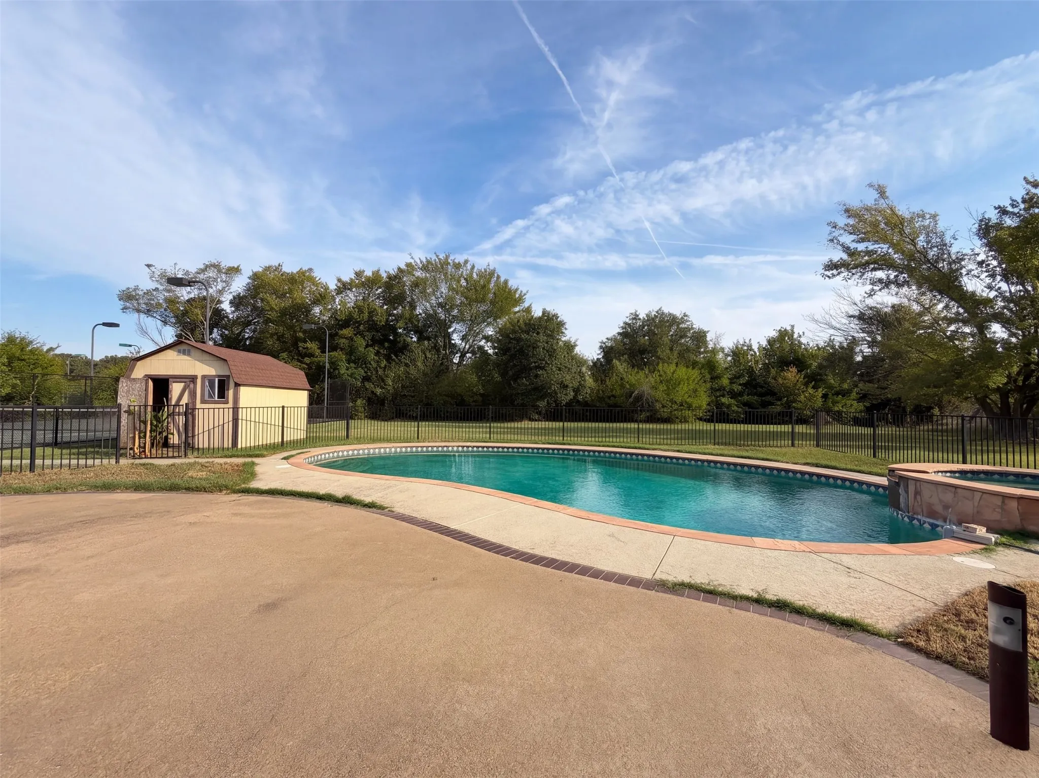 Single Family Residence For Sale in Tarrant County , 3111 Collard Road, Arlington, Texas 76017, 6 Bedroom, 4 Bathroom, 2 Garage spaces, 4,305 Sqft, built in 1976, mls#21407600, Real Estate Agent in Arlington, Homes For Sale in Tarrant county, Homes For Sale in Arlington, Realtor in Arlington Texas, Real Estate Brokerage Independent Realty Texas, Luminita Cordes Realtor