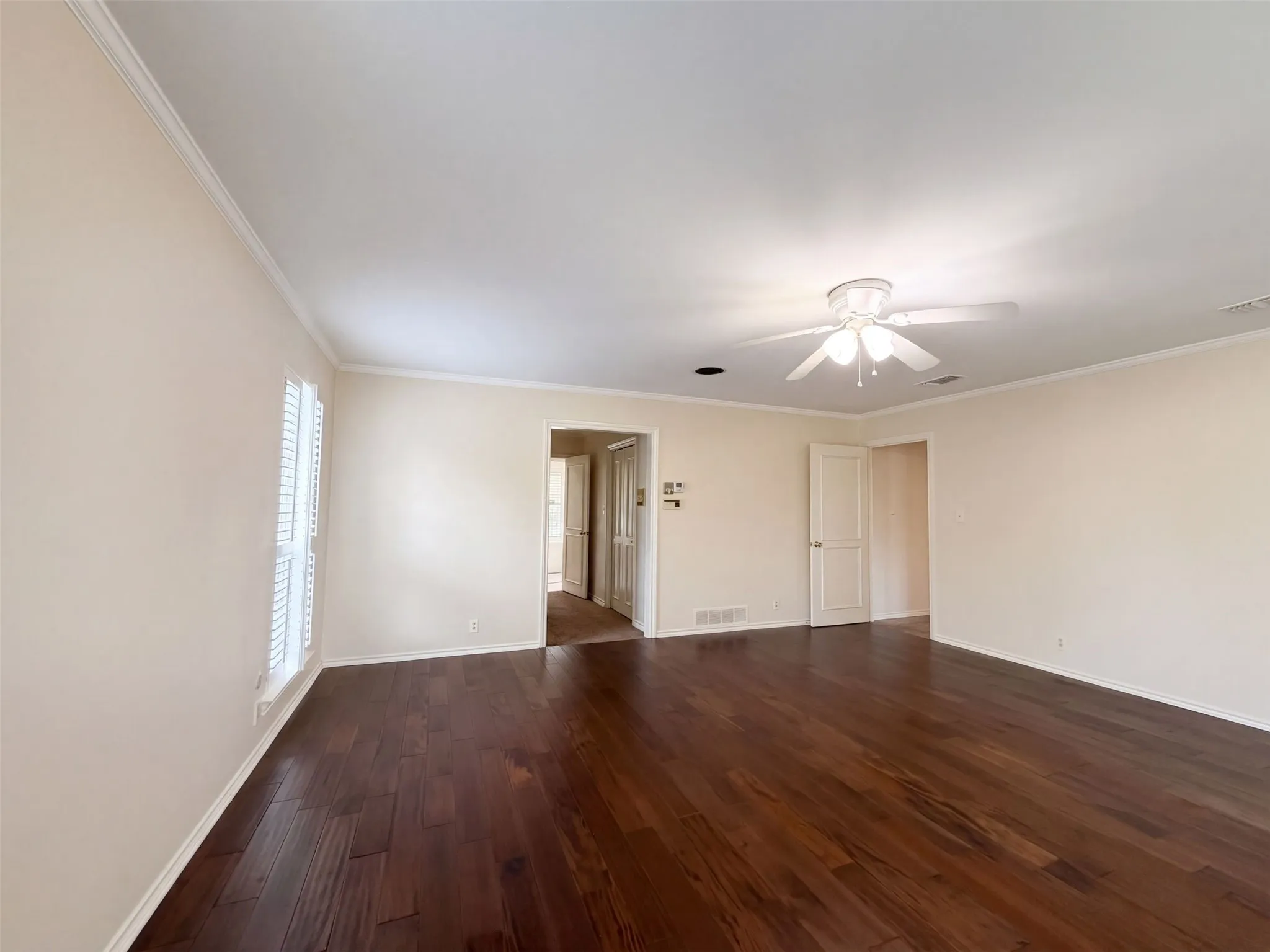 Single Family Residence For Sale in Tarrant County , 3111 Collard Road, Arlington, Texas 76017, 6 Bedroom, 4 Bathroom, 2 Garage spaces, 4,305 Sqft, built in 1976, mls#21407600, Real Estate Agent in Arlington, Homes For Sale in Tarrant county, Homes For Sale in Arlington, Realtor in Arlington Texas, Real Estate Brokerage Independent Realty Texas, Luminita Cordes Realtor