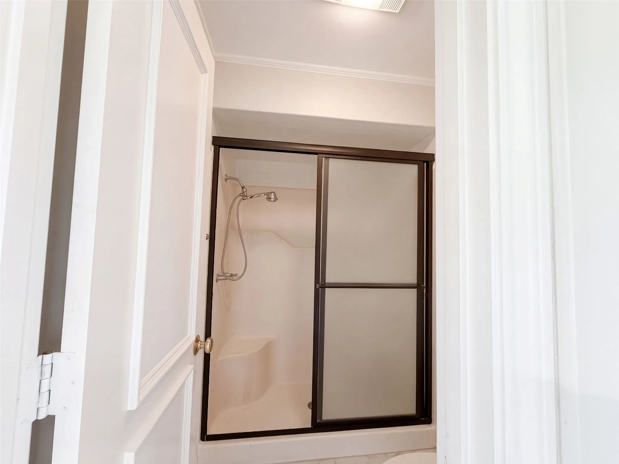Single Family Residence For Sale in Tarrant County , 3111 Collard Road, Arlington, Texas 76017, 6 Bedroom, 4 Bathroom, 2 Garage spaces, 4,305 Sqft, built in 1976, mls#21407600, Real Estate Agent in Arlington, Homes For Sale in Tarrant county, Homes For Sale in Arlington, Realtor in Arlington Texas, Real Estate Brokerage Independent Realty Texas, Luminita Cordes Realtor