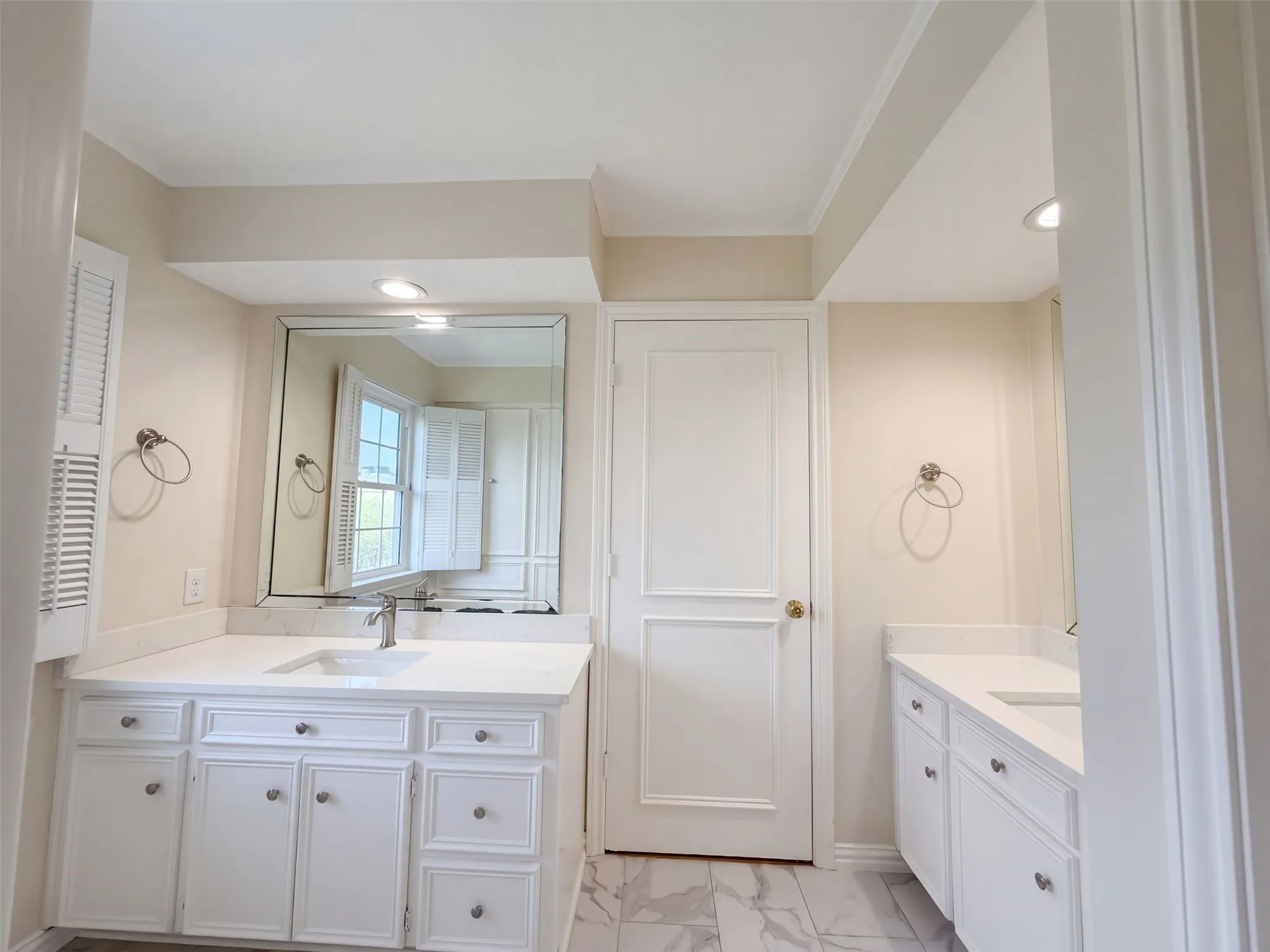 Single Family Residence For Sale in Tarrant County , 3111 Collard Road, Arlington, Texas 76017, 6 Bedroom, 4 Bathroom, 2 Garage spaces, 4,305 Sqft, built in 1976, mls#21407600, Real Estate Agent in Arlington, Homes For Sale in Tarrant county, Homes For Sale in Arlington, Realtor in Arlington Texas, Real Estate Brokerage Independent Realty Texas, Luminita Cordes Realtor