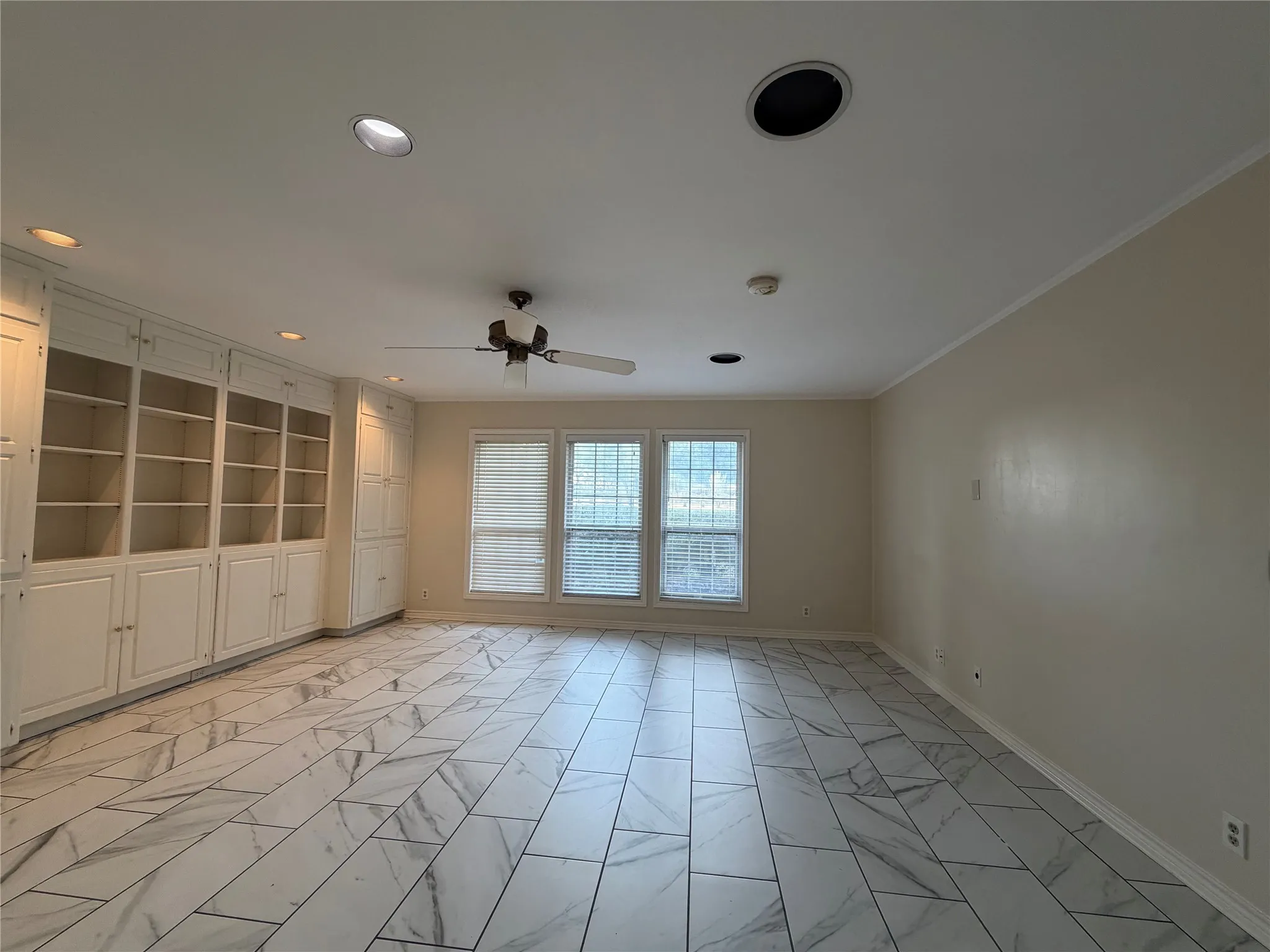 Single Family Residence For Sale in Tarrant County , 3111 Collard Road, Arlington, Texas 76017, 6 Bedroom, 4 Bathroom, 2 Garage spaces, 4,305 Sqft, built in 1976, mls#21407600, Real Estate Agent in Arlington, Homes For Sale in Tarrant county, Homes For Sale in Arlington, Realtor in Arlington Texas, Real Estate Brokerage Independent Realty Texas, Luminita Cordes Realtor