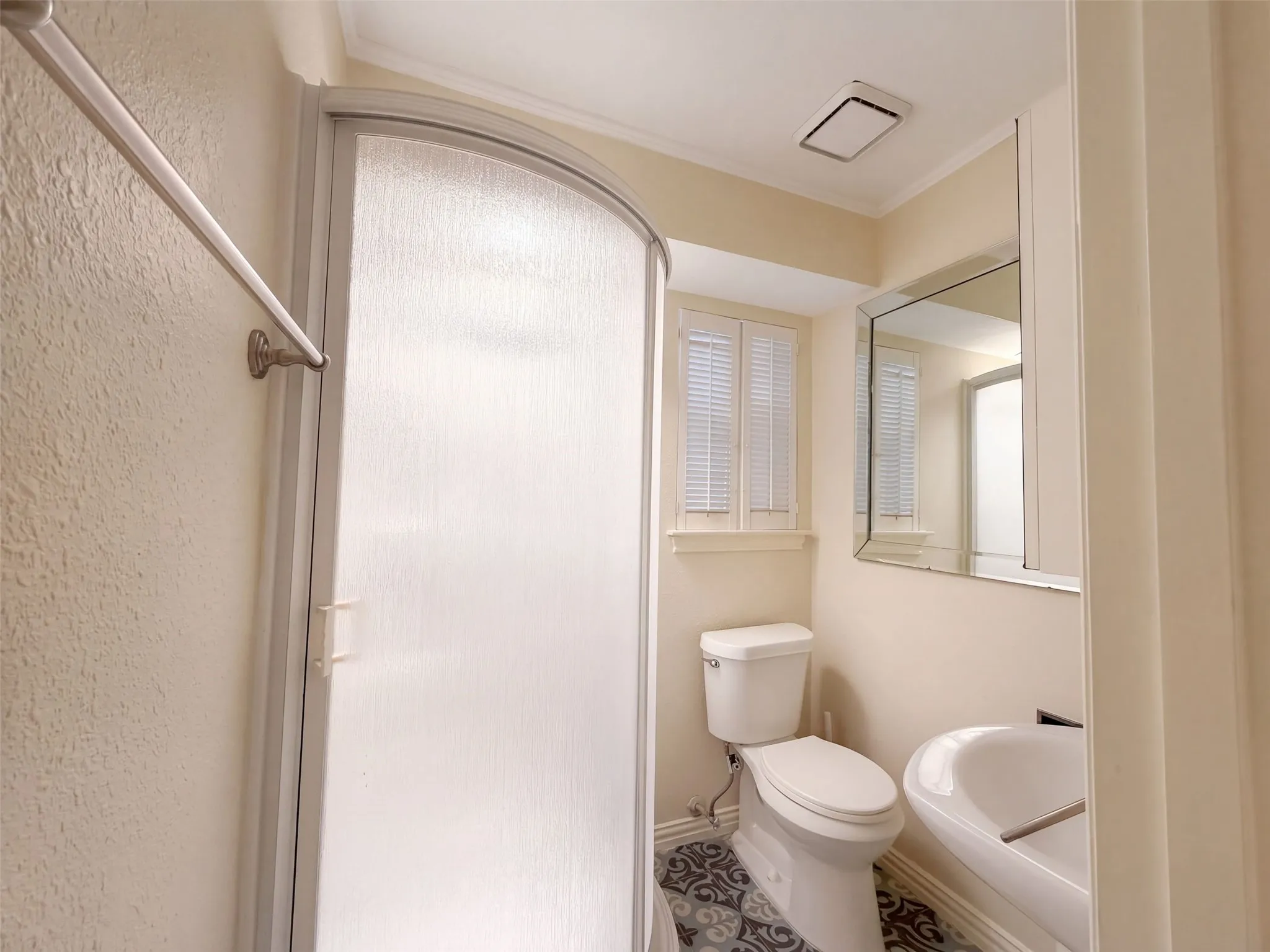 Single Family Residence For Sale in Tarrant County , 3111 Collard Road, Arlington, Texas 76017, 6 Bedroom, 4 Bathroom, 2 Garage spaces, 4,305 Sqft, built in 1976, mls#21407600, Real Estate Agent in Arlington, Homes For Sale in Tarrant county, Homes For Sale in Arlington, Realtor in Arlington Texas, Real Estate Brokerage Independent Realty Texas, Luminita Cordes Realtor