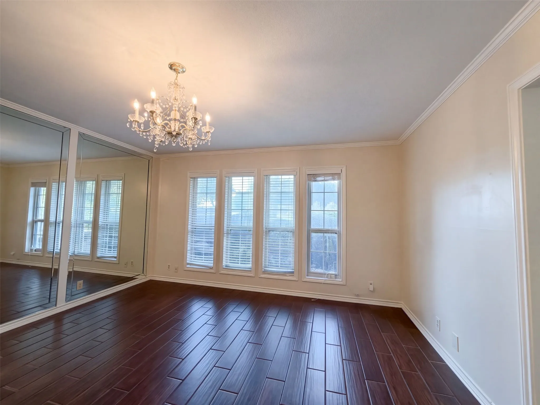 Single Family Residence For Sale in Tarrant County , 3111 Collard Road, Arlington, Texas 76017, 6 Bedroom, 4 Bathroom, 2 Garage spaces, 4,305 Sqft, built in 1976, mls#21407600, Real Estate Agent in Arlington, Homes For Sale in Tarrant county, Homes For Sale in Arlington, Realtor in Arlington Texas, Real Estate Brokerage Independent Realty Texas, Luminita Cordes Realtor