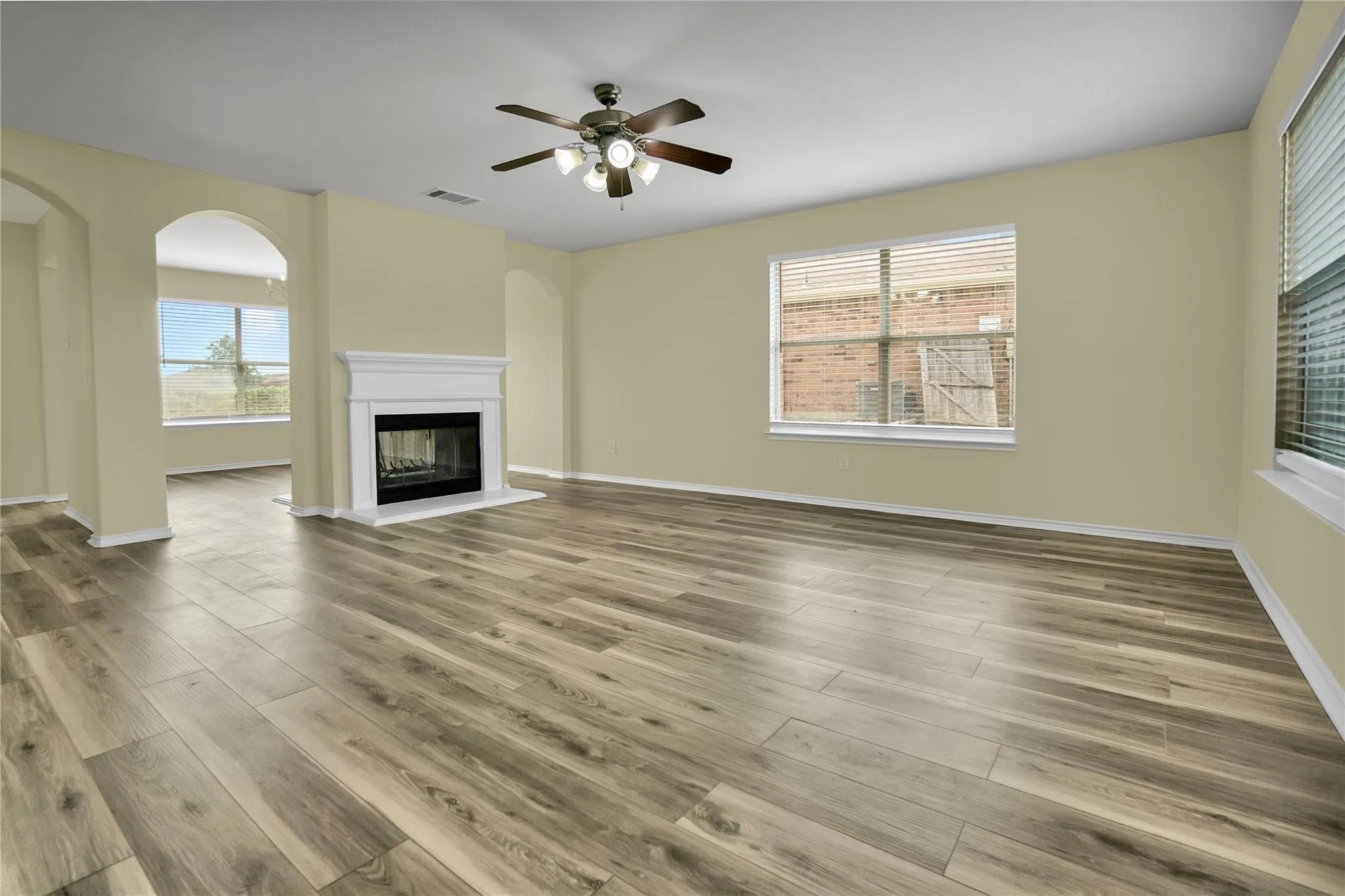 Single Family Residence For Rent in Kaufman County , 2009 Songbird Drive, Forney, Texas 75126, 4 Bedroom, 3 Bathroom, 2 Garage spaces, 2,376 Sqft, built in 2005, mls#21407100, Real Estate Agent in Forney, Homes For Rent in Kaufman county, Homes For Rent in Forney, Realtor in Forney Texas, Real Estate Brokerage Independent Realty Texas, Luminita Cordes Realtor