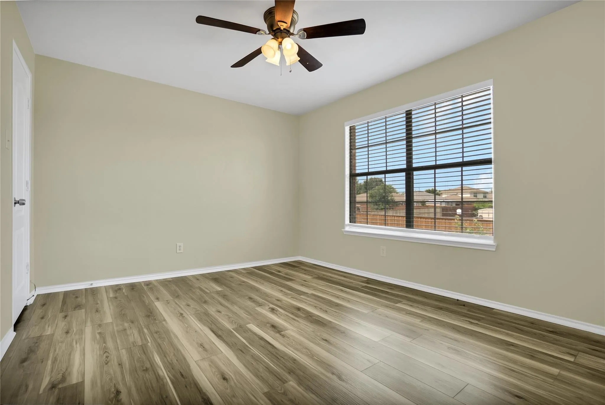 Single Family Residence For Rent in Kaufman County , 2009 Songbird Drive, Forney, Texas 75126, 4 Bedroom, 3 Bathroom, 2 Garage spaces, 2,376 Sqft, built in 2005, mls#21407100, Real Estate Agent in Forney, Homes For Rent in Kaufman county, Homes For Rent in Forney, Realtor in Forney Texas, Real Estate Brokerage Independent Realty Texas, Luminita Cordes Realtor