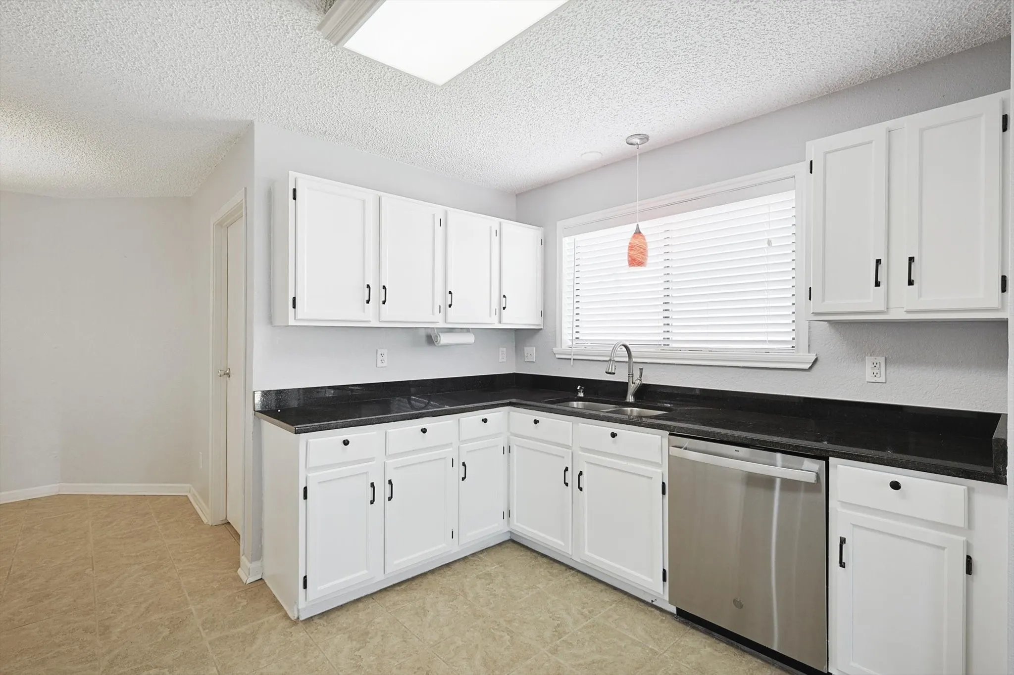 Single Family Residence For Rent in Dallas County , 266 Pinyon Lane, Coppell, Texas 75019, 3 Bedroom, 2 Bathroom, 2 Garage spaces, 1,598 Sqft, built in 1985, mls#21408214, Real Estate Agent in Coppell, Homes For Rent in Dallas county, Homes For Rent in Coppell, Realtor in Coppell Texas, Real Estate Brokerage Independent Realty Texas, Luminita Cordes Realtor