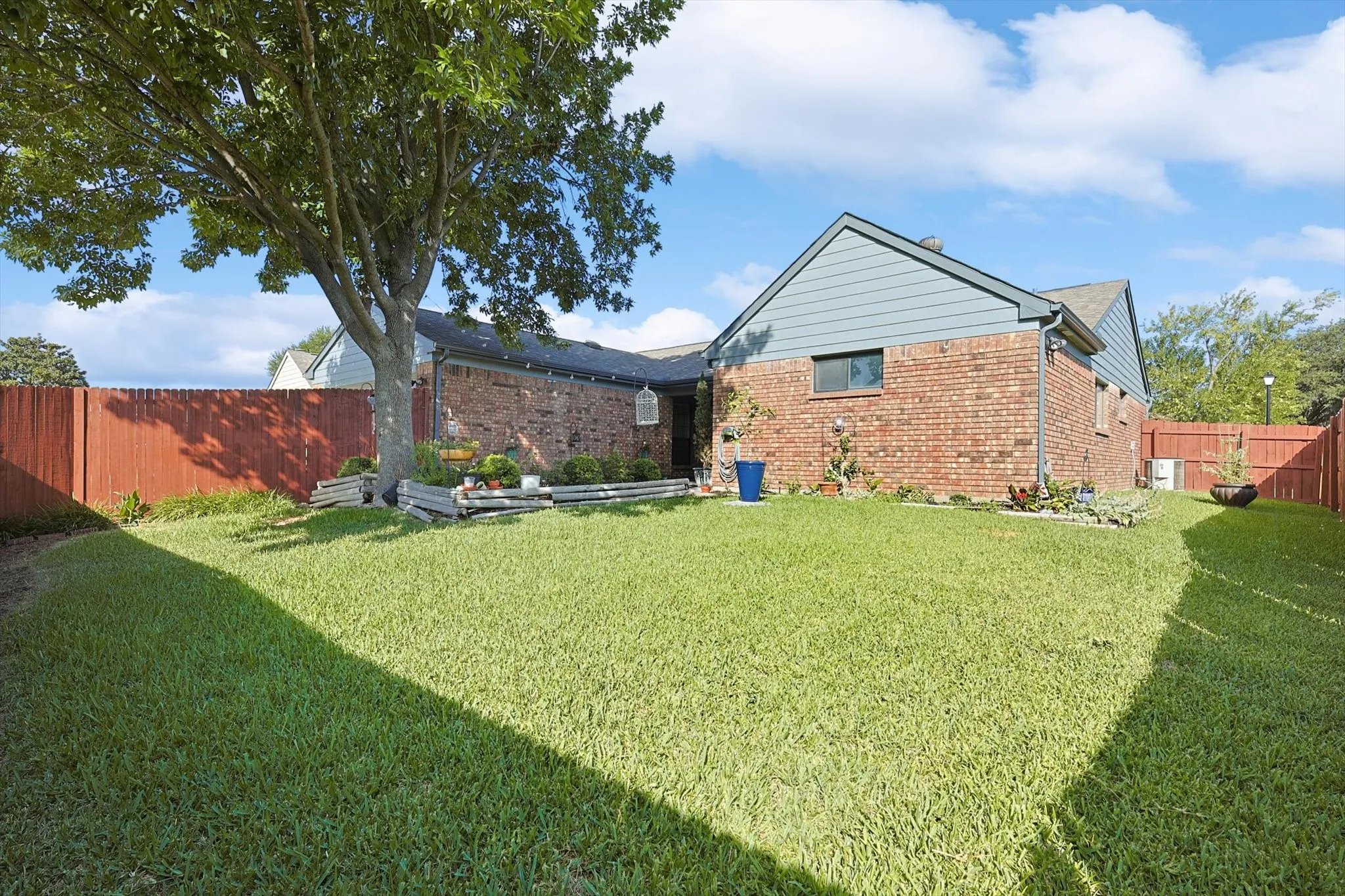 Single Family Residence For Rent in Dallas County , 266 Pinyon Lane, Coppell, Texas 75019, 3 Bedroom, 2 Bathroom, 2 Garage spaces, 1,598 Sqft, built in 1985, mls#21408214, Real Estate Agent in Coppell, Homes For Rent in Dallas county, Homes For Rent in Coppell, Realtor in Coppell Texas, Real Estate Brokerage Independent Realty Texas, Luminita Cordes Realtor