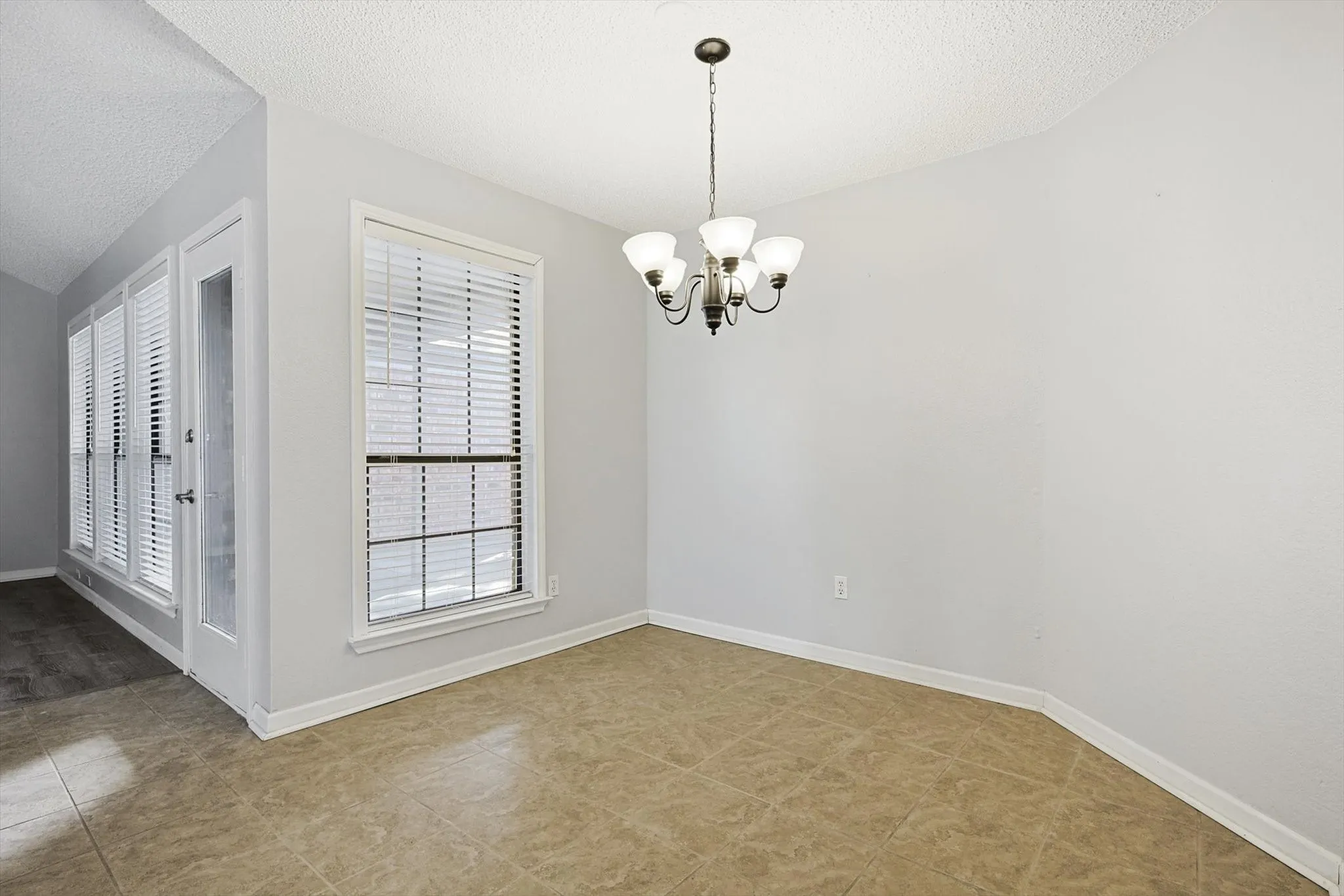 Single Family Residence For Rent in Dallas County , 266 Pinyon Lane, Coppell, Texas 75019, 3 Bedroom, 2 Bathroom, 2 Garage spaces, 1,598 Sqft, built in 1985, mls#21408214, Real Estate Agent in Coppell, Homes For Rent in Dallas county, Homes For Rent in Coppell, Realtor in Coppell Texas, Real Estate Brokerage Independent Realty Texas, Luminita Cordes Realtor