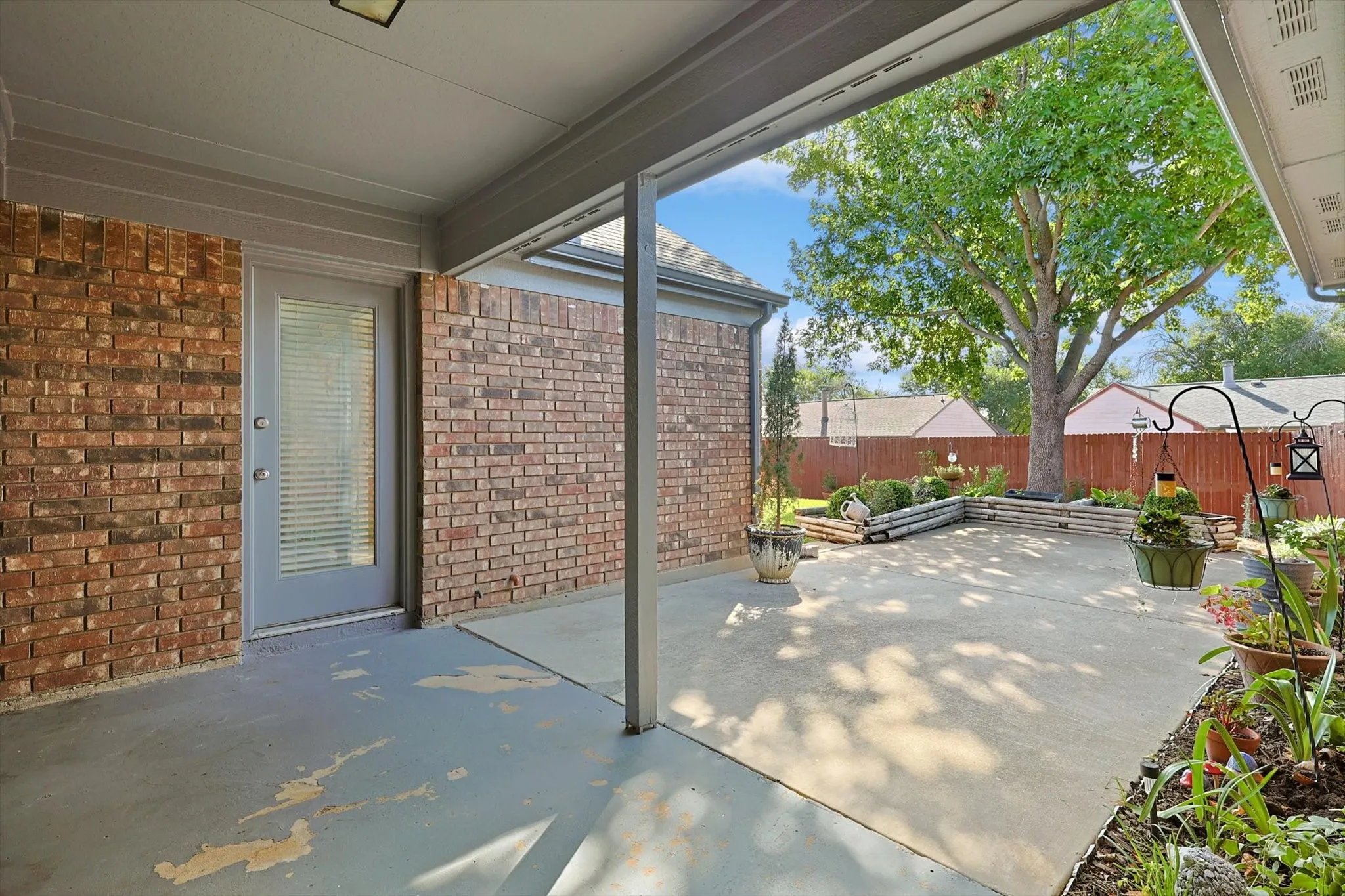 Single Family Residence For Rent in Dallas County , 266 Pinyon Lane, Coppell, Texas 75019, 3 Bedroom, 2 Bathroom, 2 Garage spaces, 1,598 Sqft, built in 1985, mls#21408214, Real Estate Agent in Coppell, Homes For Rent in Dallas county, Homes For Rent in Coppell, Realtor in Coppell Texas, Real Estate Brokerage Independent Realty Texas, Luminita Cordes Realtor