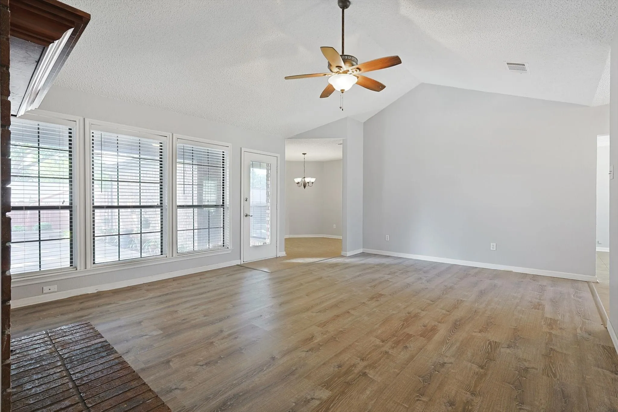 Single Family Residence For Rent in Dallas County , 266 Pinyon Lane, Coppell, Texas 75019, 3 Bedroom, 2 Bathroom, 2 Garage spaces, 1,598 Sqft, built in 1985, mls#21408214, Real Estate Agent in Coppell, Homes For Rent in Dallas county, Homes For Rent in Coppell, Realtor in Coppell Texas, Real Estate Brokerage Independent Realty Texas, Luminita Cordes Realtor