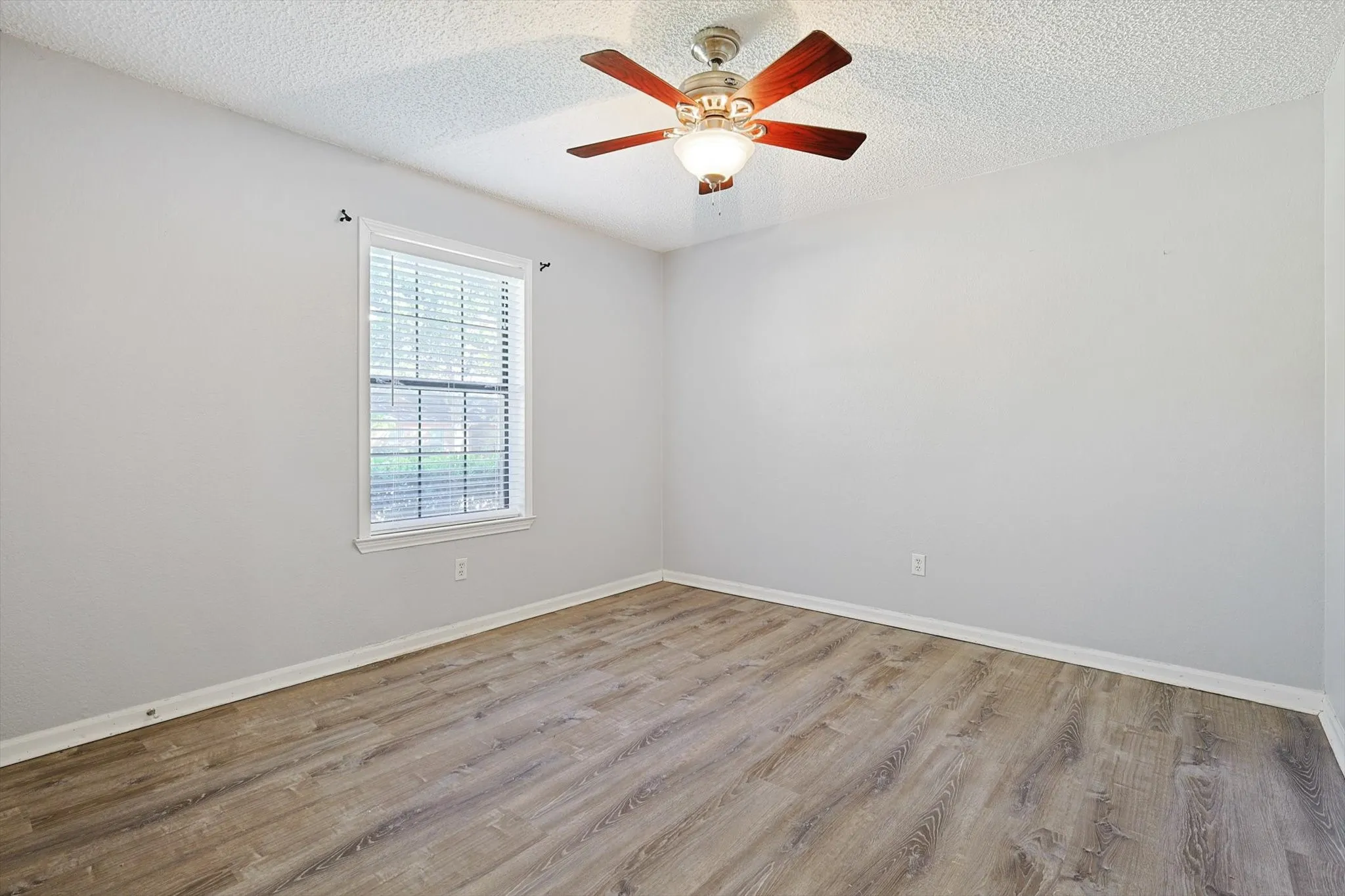 Single Family Residence For Rent in Dallas County , 266 Pinyon Lane, Coppell, Texas 75019, 3 Bedroom, 2 Bathroom, 2 Garage spaces, 1,598 Sqft, built in 1985, mls#21408214, Real Estate Agent in Coppell, Homes For Rent in Dallas county, Homes For Rent in Coppell, Realtor in Coppell Texas, Real Estate Brokerage Independent Realty Texas, Luminita Cordes Realtor