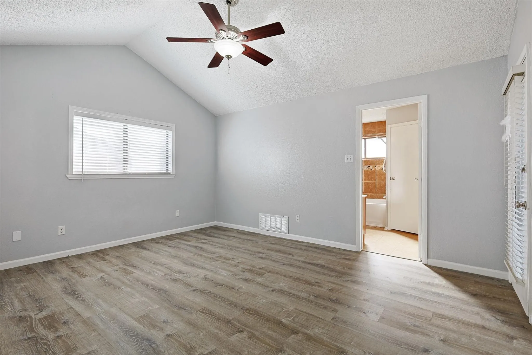 Single Family Residence For Rent in Dallas County , 266 Pinyon Lane, Coppell, Texas 75019, 3 Bedroom, 2 Bathroom, 2 Garage spaces, 1,598 Sqft, built in 1985, mls#21408214, Real Estate Agent in Coppell, Homes For Rent in Dallas county, Homes For Rent in Coppell, Realtor in Coppell Texas, Real Estate Brokerage Independent Realty Texas, Luminita Cordes Realtor