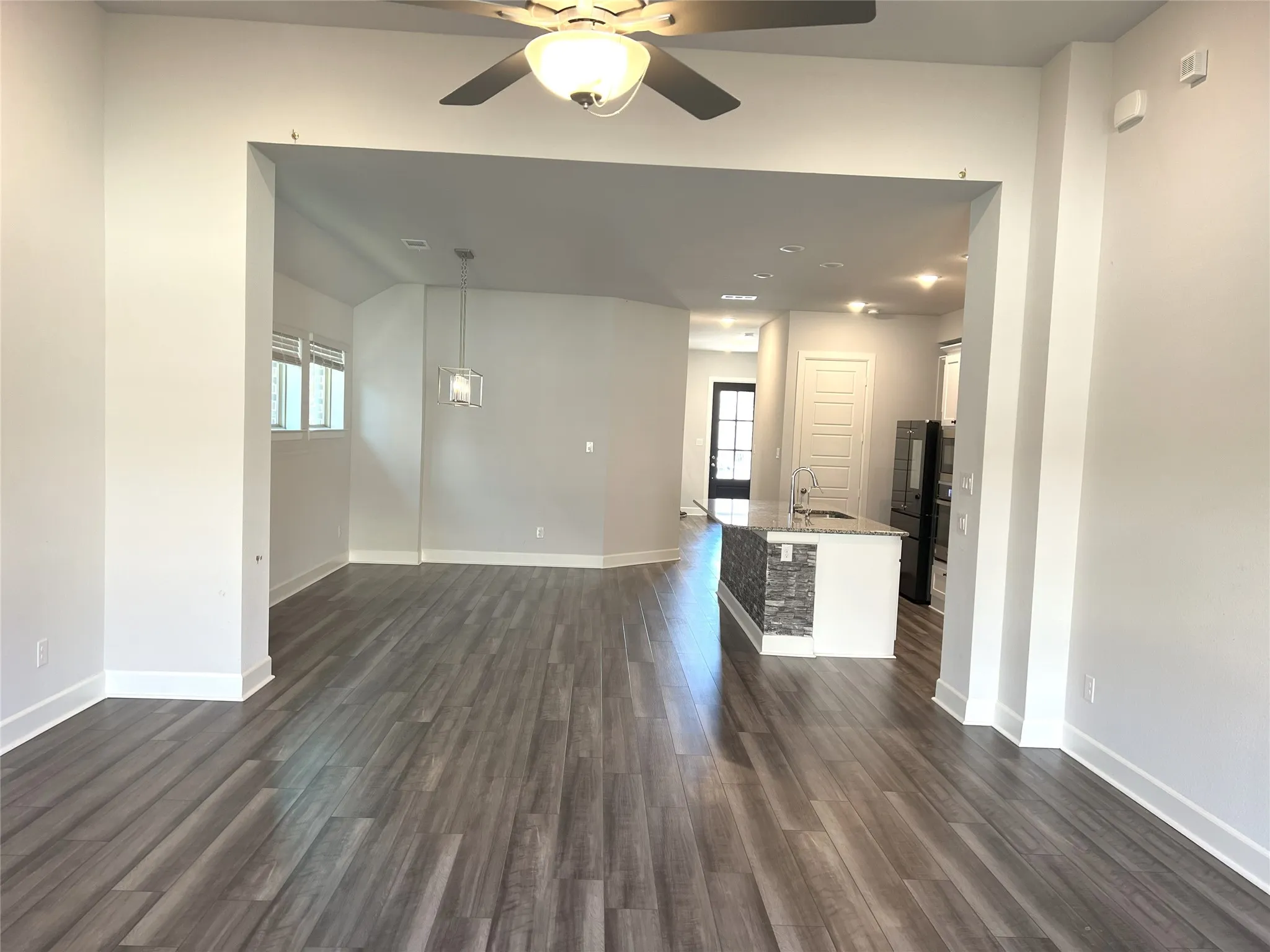 Single Family Residence For Rent in Denton County , 352 Foxthorne Way, Little Elm, Texas 75068, 4 Bedroom, 3 Bathroom, 2 Garage spaces, 2,251 Sqft, built in 2022, mls#21400660, Real Estate Agent in Little Elm, Homes For Rent in Denton county, Homes For Rent in Little Elm, Realtor in Little Elm Texas, Real Estate Brokerage Independent Realty Texas, Luminita Cordes Realtor