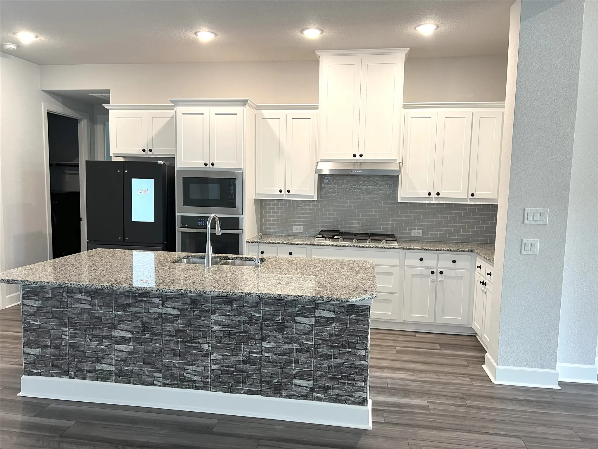 Single Family Residence For Rent in Denton County , 352 Foxthorne Way, Little Elm, Texas 75068, 4 Bedroom, 3 Bathroom, 2 Garage spaces, 2,251 Sqft, built in 2022, mls#21400660, Real Estate Agent in Little Elm, Homes For Rent in Denton county, Homes For Rent in Little Elm, Realtor in Little Elm Texas, Real Estate Brokerage Independent Realty Texas, Luminita Cordes Realtor