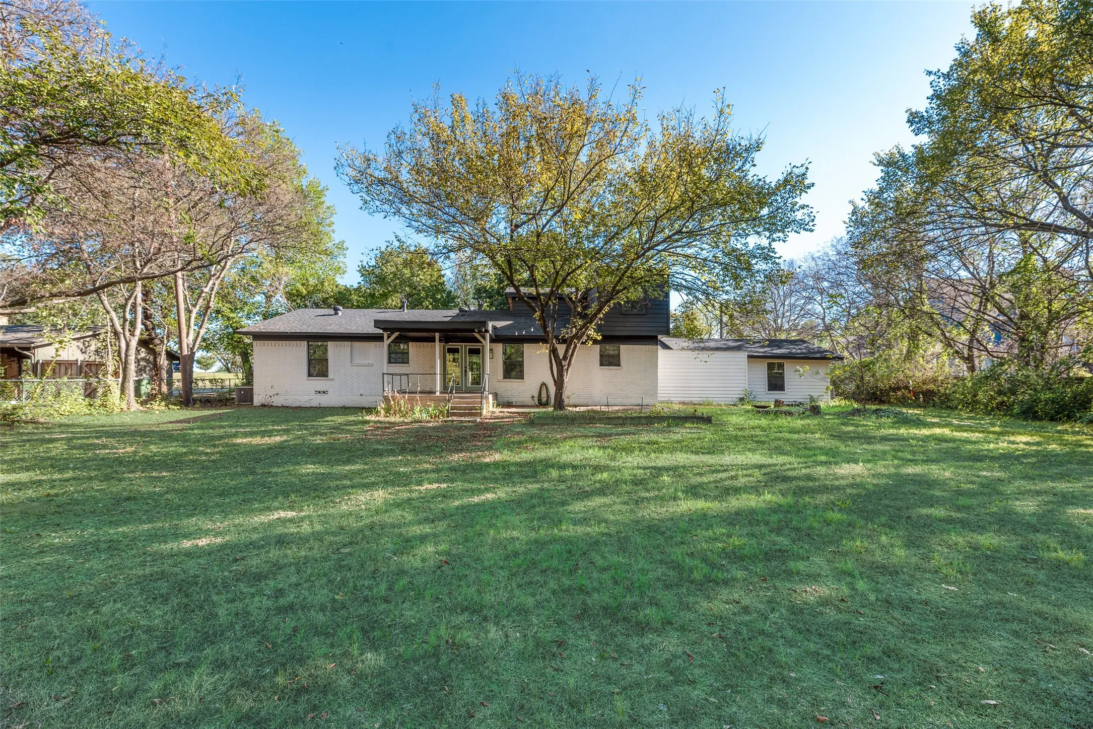 Single Family Residence For Rent in Denton County , 316 Old Justin Road, Argyle, Texas 76226, 4 Bedroom, 3 Bathroom, 2 Garage spaces, 2,449 Sqft, built in 1978, mls#21406215, Real Estate Agent in Argyle, Homes For Rent in Denton county, Homes For Rent in Argyle, Realtor in Argyle Texas, Real Estate Brokerage Independent Realty Texas, Luminita Cordes Realtor