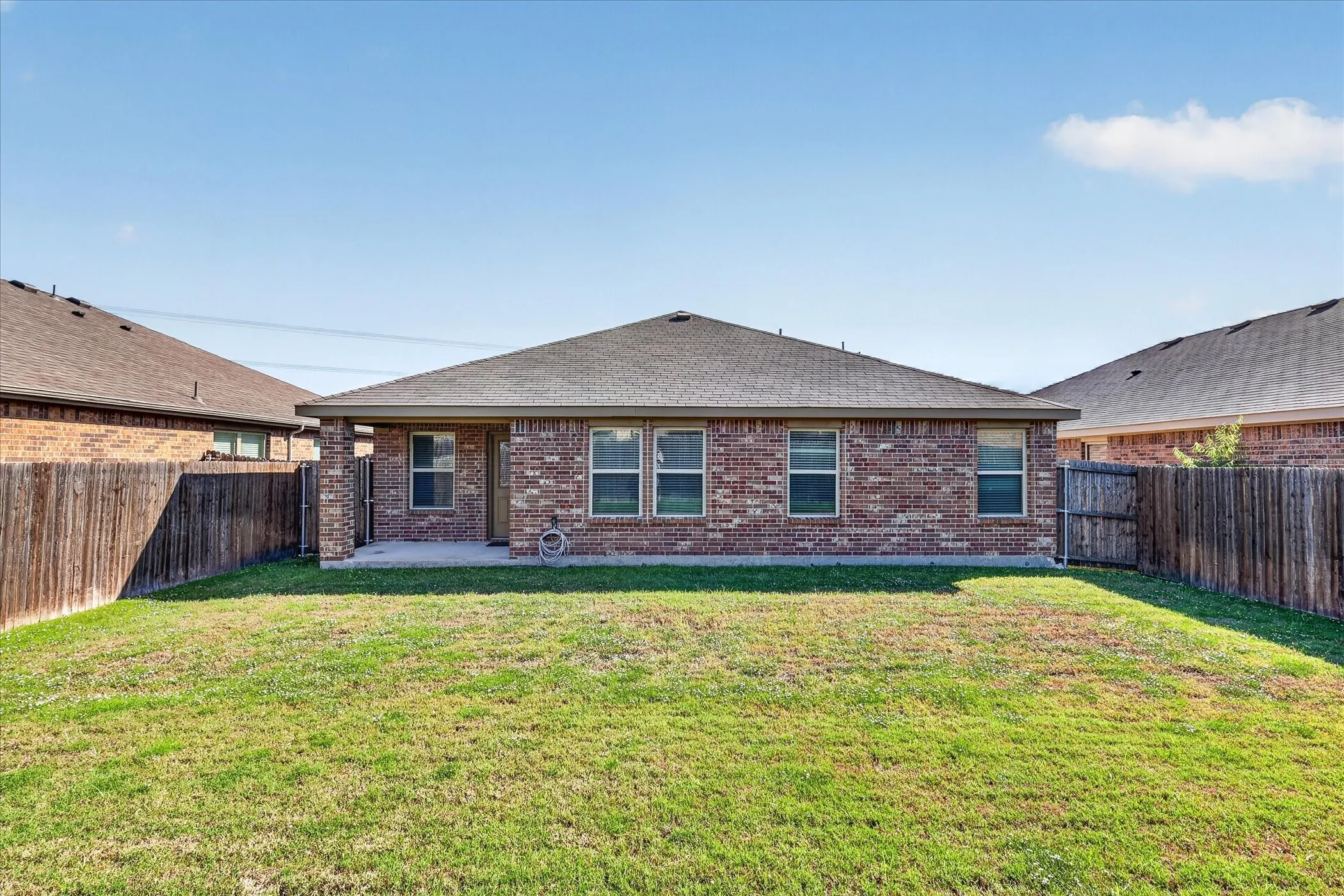 Single Family Residence For Rent in Rockwall County , 1049 Sewell Drive, Fate, Texas 75189, 4 Bedroom, 2 Bathroom, 2 Garage spaces, 1,542 Sqft, built in 2017, mls#21407112, Real Estate Agent in Fate, Homes For Rent in Rockwall county, Homes For Rent in Fate, Realtor in Fate Texas, Real Estate Brokerage Independent Realty Texas, Luminita Cordes Realtor