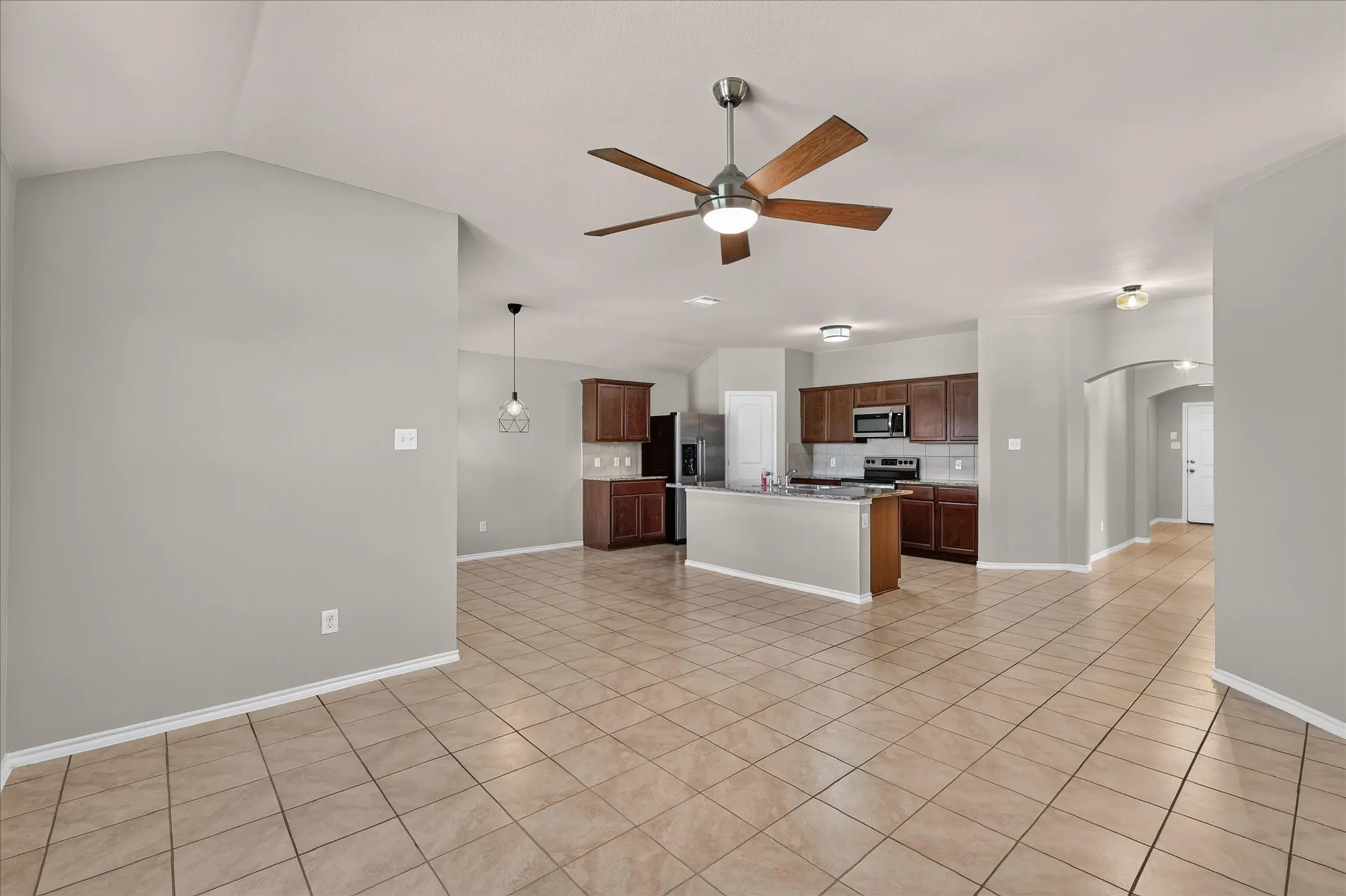 Single Family Residence For Rent in Rockwall County , 1049 Sewell Drive, Fate, Texas 75189, 4 Bedroom, 2 Bathroom, 2 Garage spaces, 1,542 Sqft, built in 2017, mls#21407112, Real Estate Agent in Fate, Homes For Rent in Rockwall county, Homes For Rent in Fate, Realtor in Fate Texas, Real Estate Brokerage Independent Realty Texas, Luminita Cordes Realtor