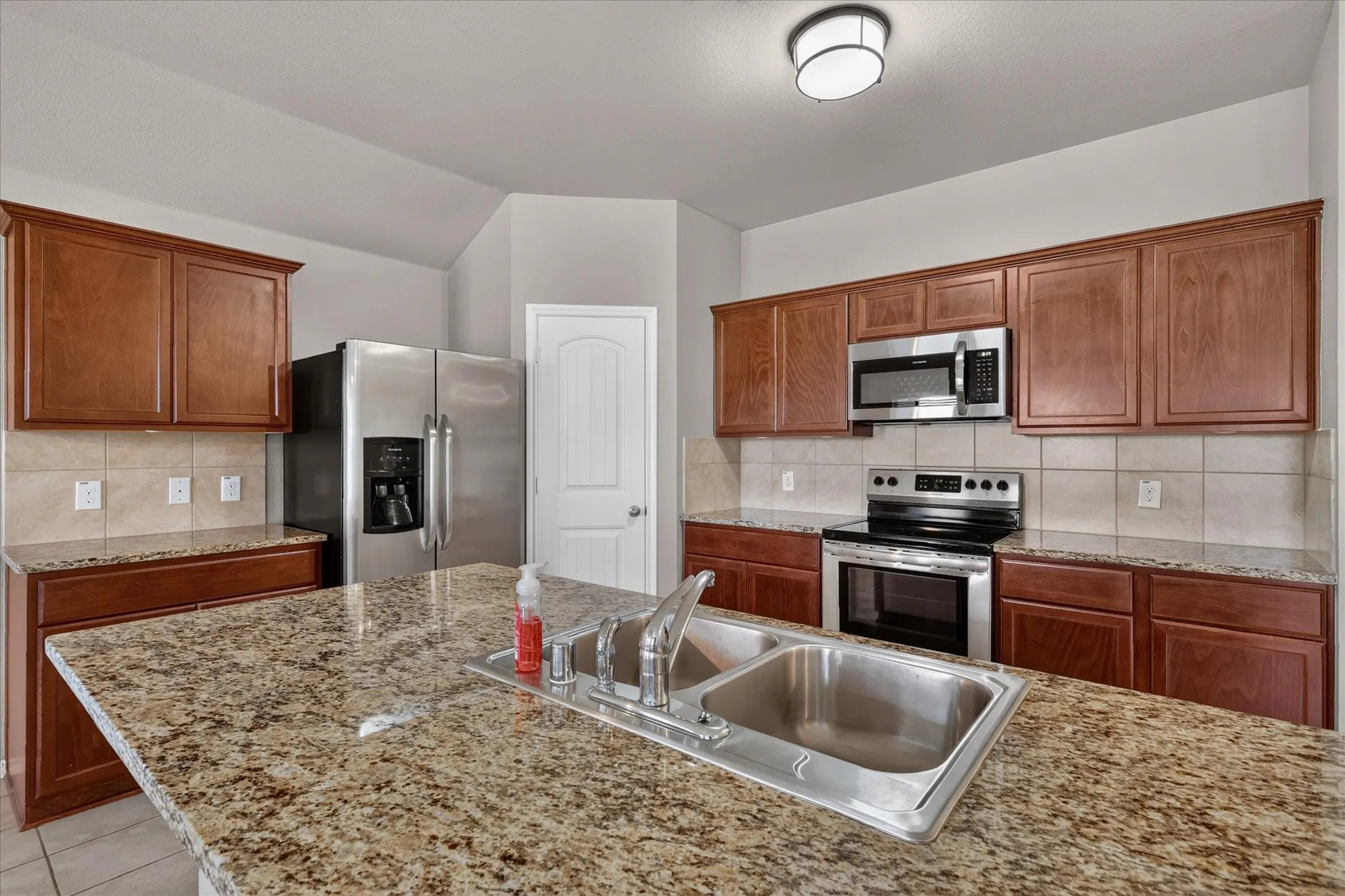 Single Family Residence For Rent in Rockwall County , 1049 Sewell Drive, Fate, Texas 75189, 4 Bedroom, 2 Bathroom, 2 Garage spaces, 1,542 Sqft, built in 2017, mls#21407112, Real Estate Agent in Fate, Homes For Rent in Rockwall county, Homes For Rent in Fate, Realtor in Fate Texas, Real Estate Brokerage Independent Realty Texas, Luminita Cordes Realtor