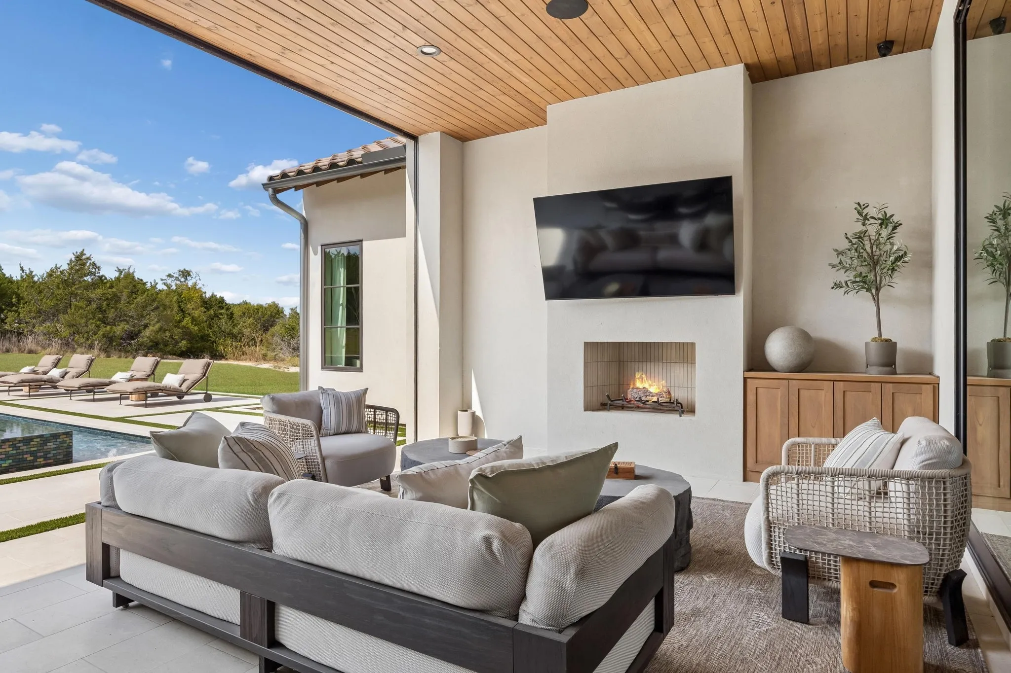 Single Family Residence For Sale in Parker County , 4005 Rancho Valencia Road, Aledo, Texas 76008, 4 Bedroom, 6 Bathroom, 3 Garage spaces, 4,998 Sqft, built in 2023, mls#21403854, Real Estate Agent in Aledo, Homes For Sale in Parker county, Homes For Sale in Aledo, Realtor in Aledo Texas, Real Estate Brokerage Independent Realty Texas, Luminita Cordes Realtor