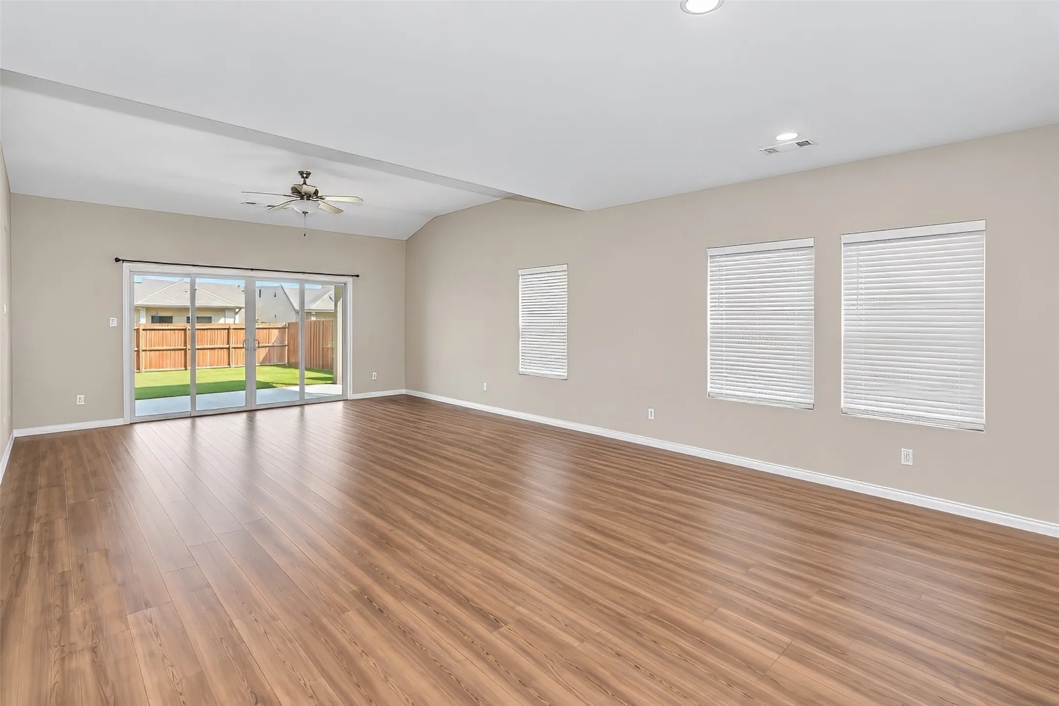 Single Family Residence For Rent in Tarrant County , 2148 Bellatrix Drive, Haslet, Texas 76052, 4 Bedroom, 4 Bathroom, Garage spaces, 3,122 Sqft, built in 2021, mls#21407085, Real Estate Agent in Haslet, Homes For Rent in Tarrant county, Homes For Rent in Haslet, Realtor in Haslet Texas, Real Estate Brokerage Independent Realty Texas, Luminita Cordes Realtor
