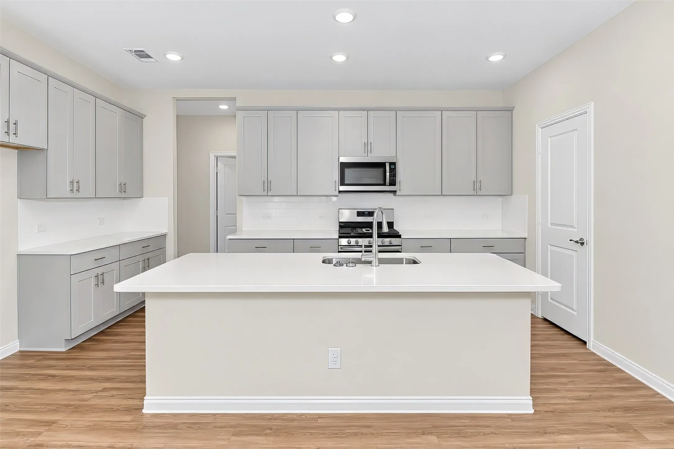 Single Family Residence For Rent in Tarrant County , 2148 Bellatrix Drive, Haslet, Texas 76052, 4 Bedroom, 4 Bathroom, Garage spaces, 3,122 Sqft, built in 2021, mls#21407085, Real Estate Agent in Haslet, Homes For Rent in Tarrant county, Homes For Rent in Haslet, Realtor in Haslet Texas, Real Estate Brokerage Independent Realty Texas, Luminita Cordes Realtor