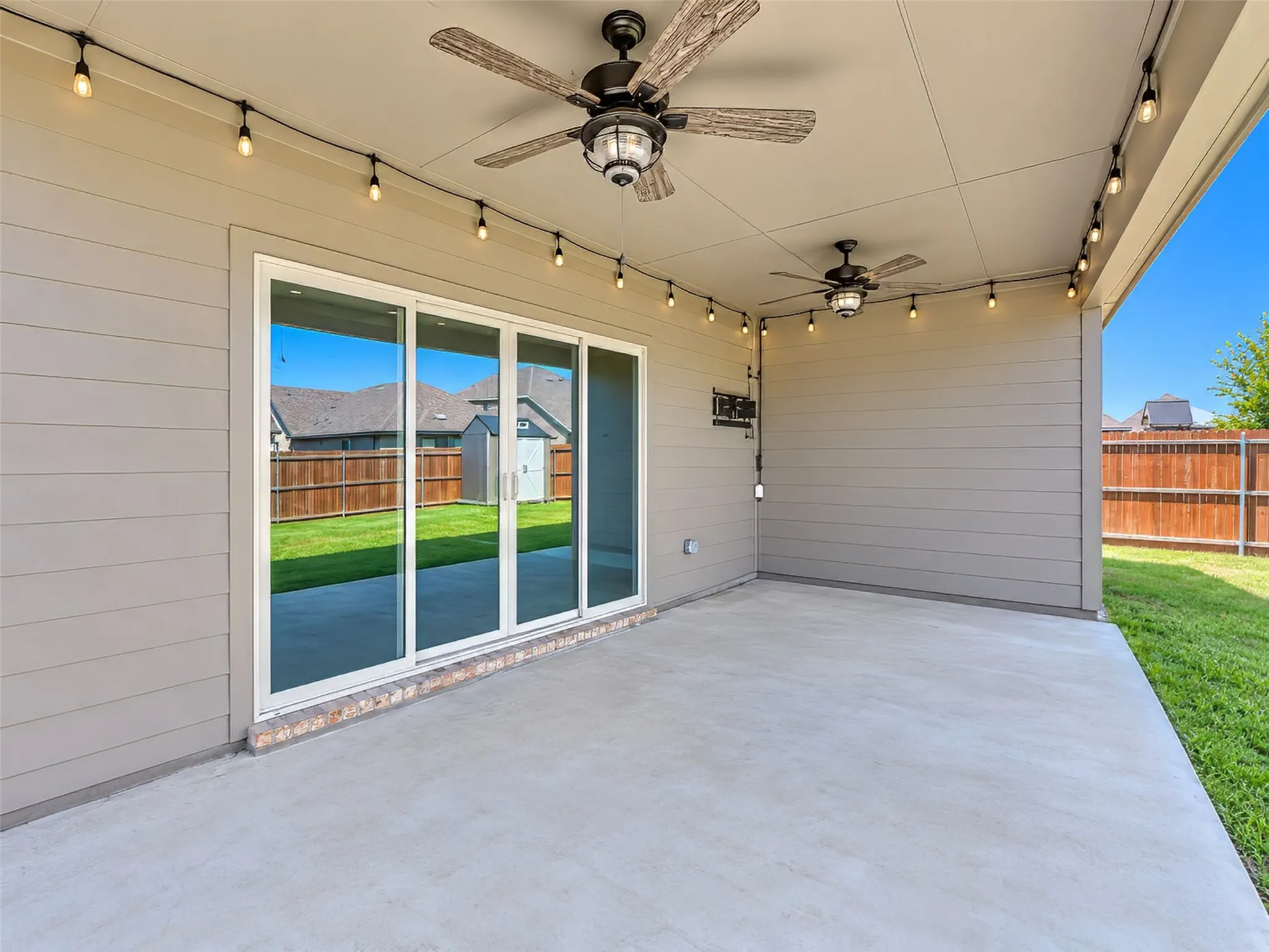 Single Family Residence For Rent in Tarrant County , 2148 Bellatrix Drive, Haslet, Texas 76052, 4 Bedroom, 4 Bathroom, Garage spaces, 3,122 Sqft, built in 2021, mls#21407085, Real Estate Agent in Haslet, Homes For Rent in Tarrant county, Homes For Rent in Haslet, Realtor in Haslet Texas, Real Estate Brokerage Independent Realty Texas, Luminita Cordes Realtor