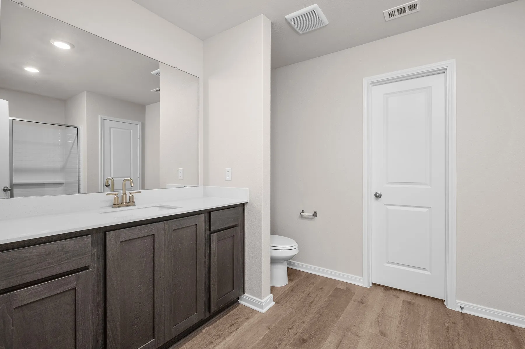 Single Family Residence For Sale in Kaufman County , 137 North Island Drive, Terrell, Texas 75160, 3 Bedroom, 2 Bathroom, 2 Garage spaces, 1,316 Sqft, built in 2026, mls#21408220, Real Estate Agent in Terrell, Homes For Sale in Kaufman county, Homes For Sale in Terrell, Realtor in Terrell Texas, Real Estate Brokerage Independent Realty Texas, Luminita Cordes Realtor