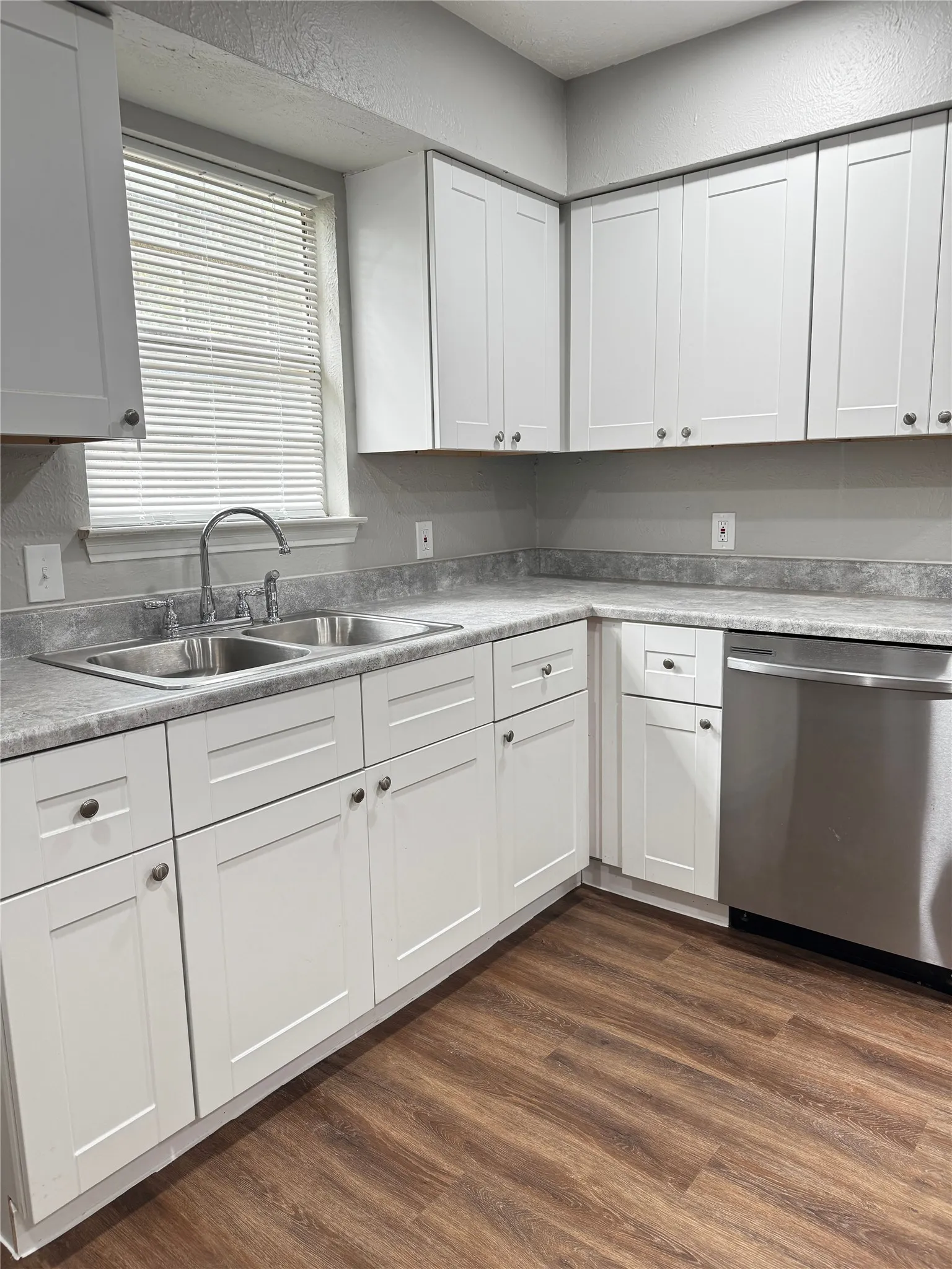 Single Family Residence For Rent in Dallas County , 6338 Belgrade Avenue, Dallas, Texas 75227, 3 Bedroom, 2 Bathroom, 1 Garage spaces, 822 Sqft, built in 1948, mls#21408219, Real Estate Agent in Dallas, Homes For Rent in Dallas county, Homes For Rent in Dallas, Realtor in Dallas Texas, Real Estate Brokerage Independent Realty Texas, Luminita Cordes Realtor