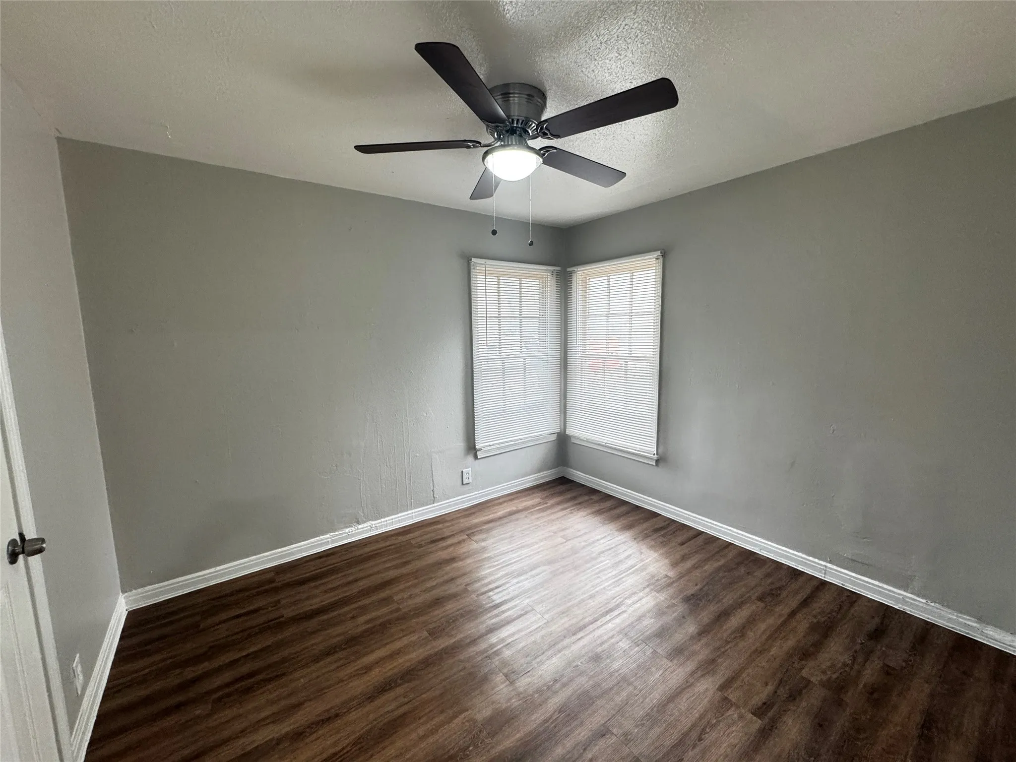 Single Family Residence For Rent in Dallas County , 6338 Belgrade Avenue, Dallas, Texas 75227, 3 Bedroom, 2 Bathroom, 1 Garage spaces, 822 Sqft, built in 1948, mls#21408219, Real Estate Agent in Dallas, Homes For Rent in Dallas county, Homes For Rent in Dallas, Realtor in Dallas Texas, Real Estate Brokerage Independent Realty Texas, Luminita Cordes Realtor