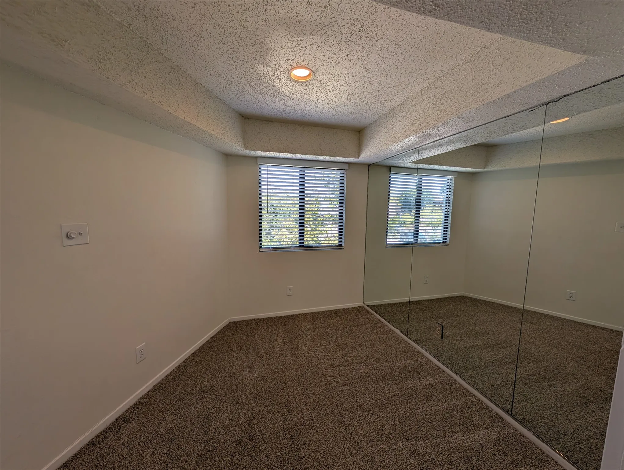 Condominium For Rent in Dallas County , 7431 Holly Hill Drive 219, Dallas, Texas 75231, 2 Bedroom, 2 Bathroom, Garage spaces, 959 Sqft, built in 1979, mls#21408222, Real Estate Agent in Dallas, Homes For Rent in Dallas county, Homes For Rent in Dallas, Realtor in Dallas Texas, Real Estate Brokerage Independent Realty Texas, Luminita Cordes Realtor