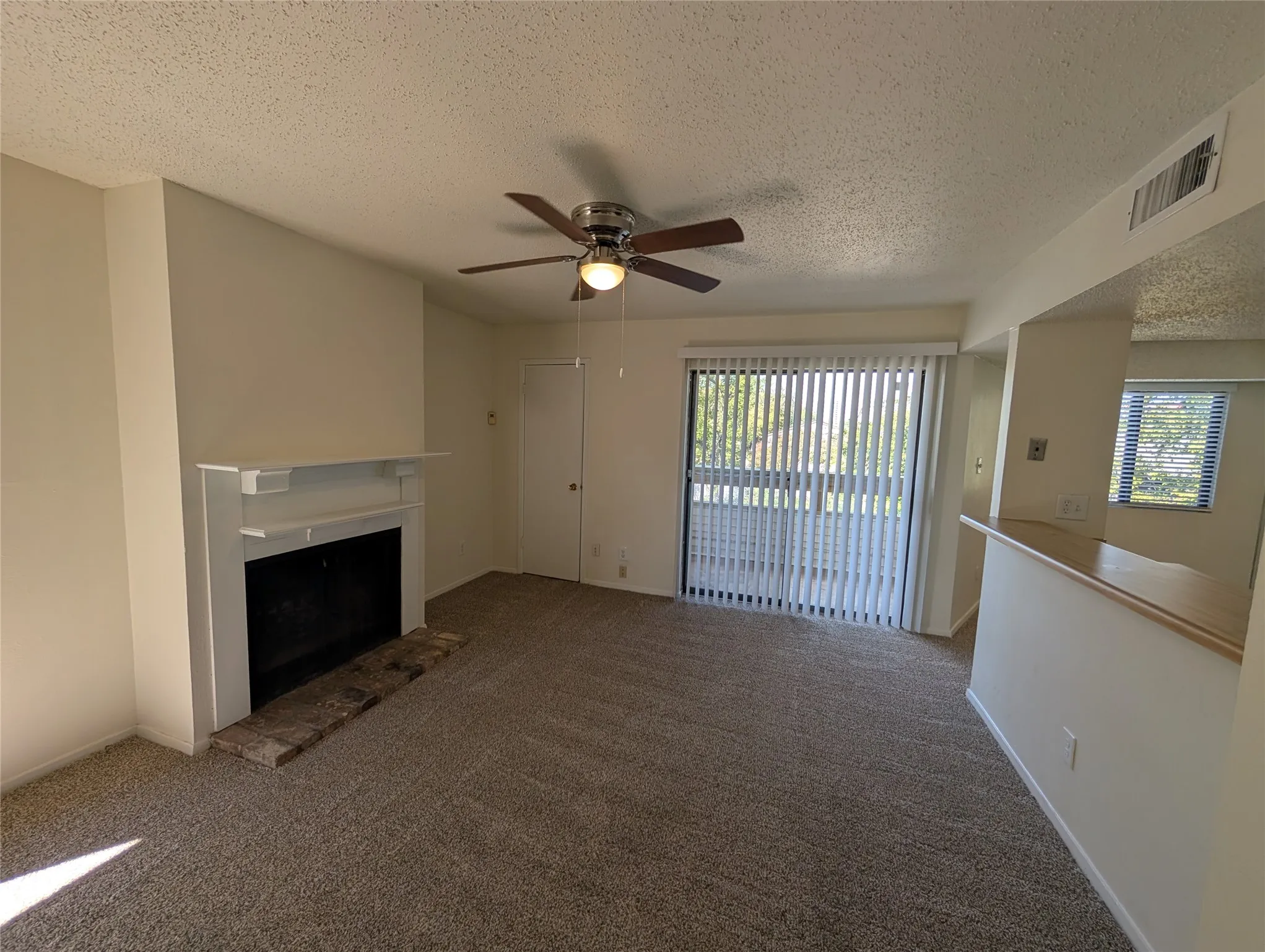 Condominium For Rent in Dallas County , 7431 Holly Hill Drive 219, Dallas, Texas 75231, 2 Bedroom, 2 Bathroom, Garage spaces, 959 Sqft, built in 1979, mls#21408222, Real Estate Agent in Dallas, Homes For Rent in Dallas county, Homes For Rent in Dallas, Realtor in Dallas Texas, Real Estate Brokerage Independent Realty Texas, Luminita Cordes Realtor