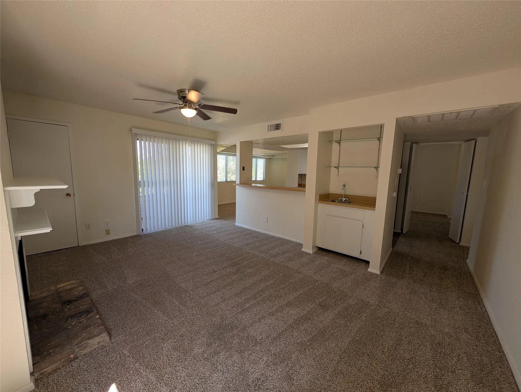 Condominium For Rent in Dallas County , 7431 Holly Hill Drive 219, Dallas, Texas 75231, 2 Bedroom, 2 Bathroom, Garage spaces, 959 Sqft, built in 1979, mls#21408222, Real Estate Agent in Dallas, Homes For Rent in Dallas county, Homes For Rent in Dallas, Realtor in Dallas Texas, Real Estate Brokerage Independent Realty Texas, Luminita Cordes Realtor
