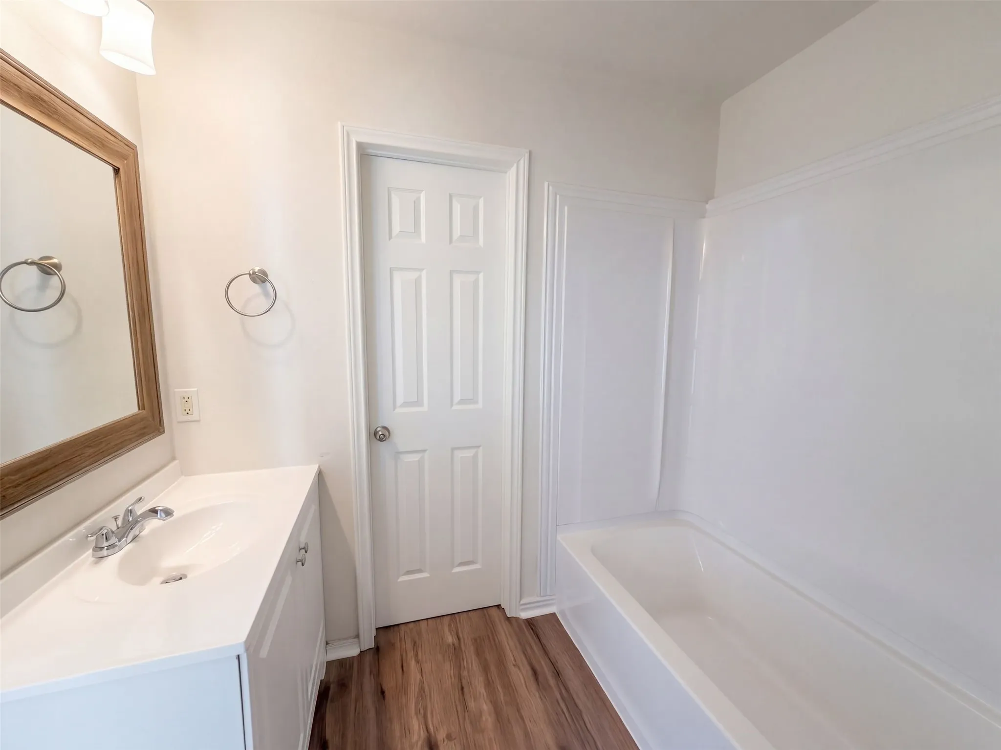 Single Family Residence For Sale in Dallas County , 1710 Cumberland Drive, Garland, Texas 75040, 5 Bedroom, 2 Bathroom, Garage spaces, 1,672 Sqft, built in 2002, mls#21407069, Real Estate Agent in Garland, Homes For Sale in Dallas county, Homes For Sale in Garland, Realtor in Garland Texas, Real Estate Brokerage Independent Realty Texas, Luminita Cordes Realtor