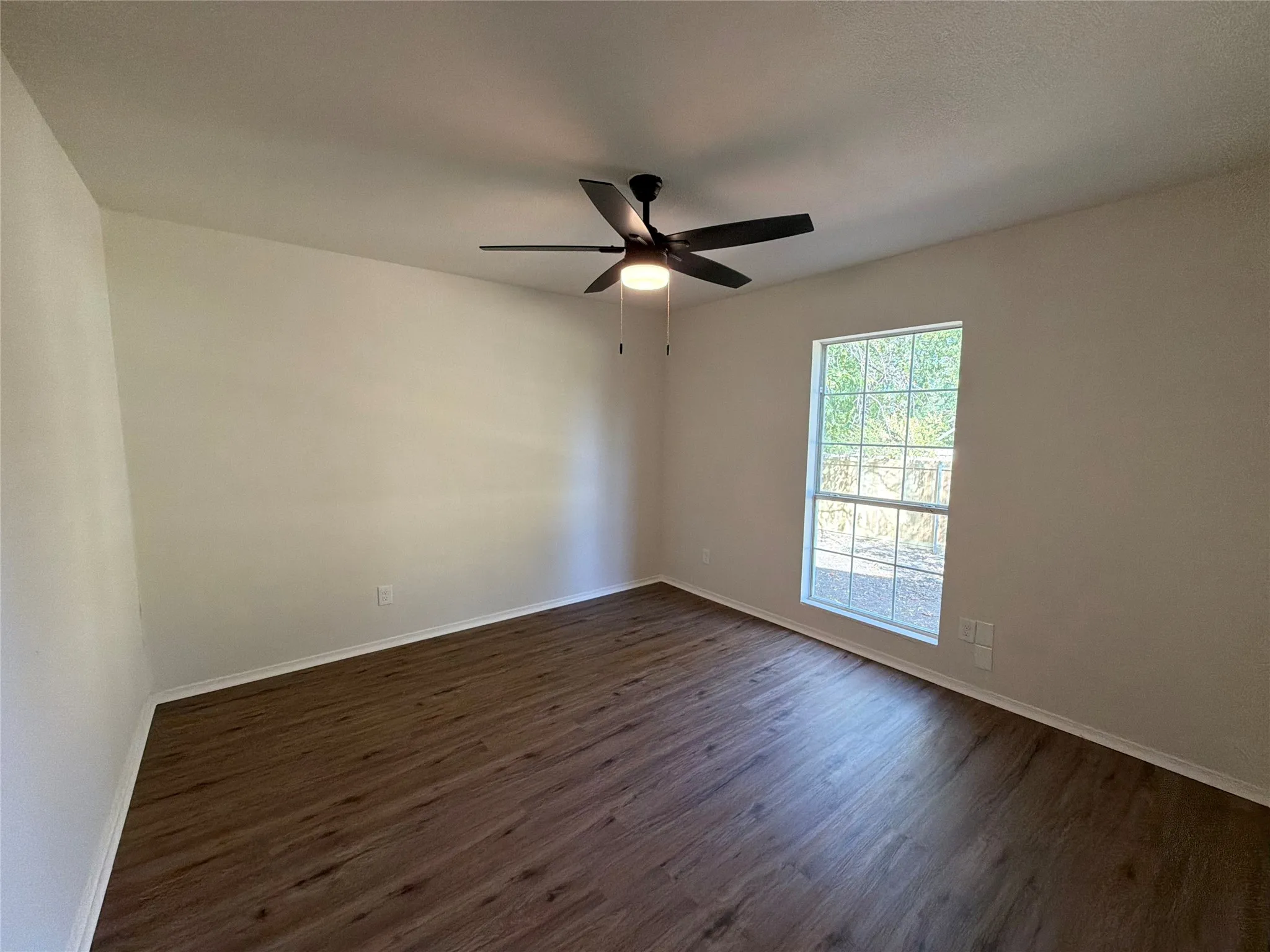 Single Family Residence For Sale in Dallas County , 1710 Cumberland Drive, Garland, Texas 75040, 5 Bedroom, 2 Bathroom, Garage spaces, 1,672 Sqft, built in 2002, mls#21407069, Real Estate Agent in Garland, Homes For Sale in Dallas county, Homes For Sale in Garland, Realtor in Garland Texas, Real Estate Brokerage Independent Realty Texas, Luminita Cordes Realtor
