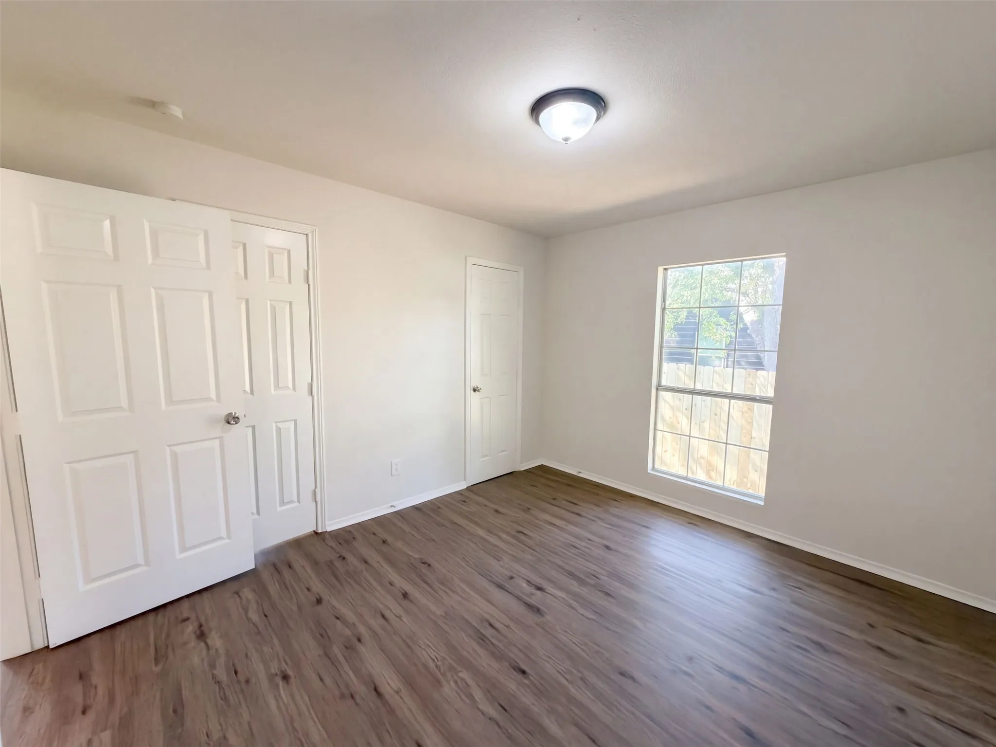 Single Family Residence For Sale in Dallas County , 1710 Cumberland Drive, Garland, Texas 75040, 5 Bedroom, 2 Bathroom, Garage spaces, 1,672 Sqft, built in 2002, mls#21407069, Real Estate Agent in Garland, Homes For Sale in Dallas county, Homes For Sale in Garland, Realtor in Garland Texas, Real Estate Brokerage Independent Realty Texas, Luminita Cordes Realtor