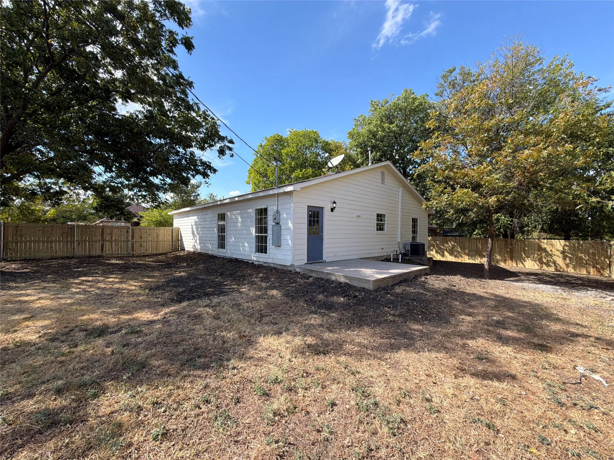 Single Family Residence For Sale in Dallas County , 1710 Cumberland Drive, Garland, Texas 75040, 5 Bedroom, 2 Bathroom, Garage spaces, 1,672 Sqft, built in 2002, mls#21407069, Real Estate Agent in Garland, Homes For Sale in Dallas county, Homes For Sale in Garland, Realtor in Garland Texas, Real Estate Brokerage Independent Realty Texas, Luminita Cordes Realtor