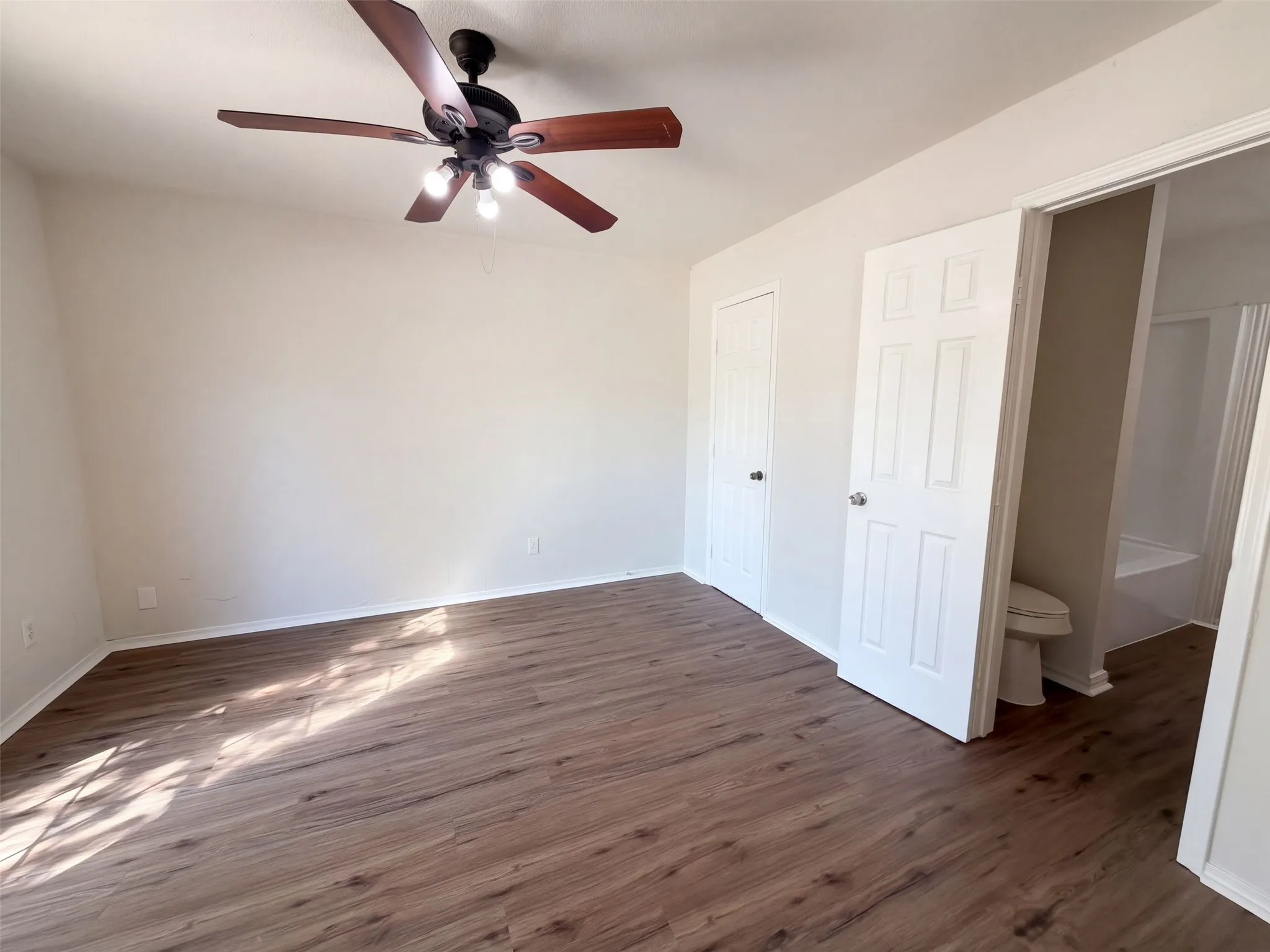 Single Family Residence For Sale in Dallas County , 1710 Cumberland Drive, Garland, Texas 75040, 5 Bedroom, 2 Bathroom, Garage spaces, 1,672 Sqft, built in 2002, mls#21407069, Real Estate Agent in Garland, Homes For Sale in Dallas county, Homes For Sale in Garland, Realtor in Garland Texas, Real Estate Brokerage Independent Realty Texas, Luminita Cordes Realtor
