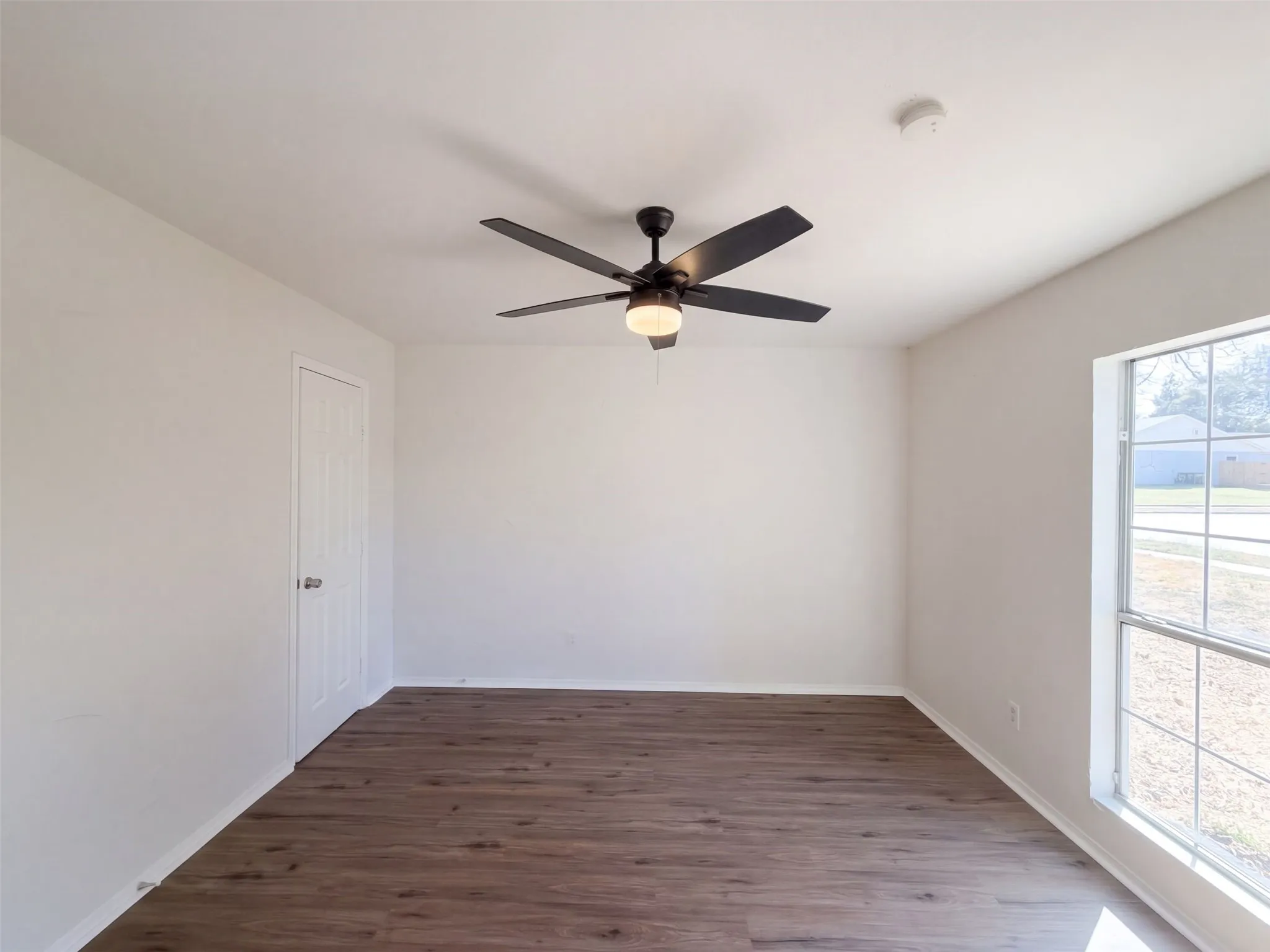 Single Family Residence For Sale in Dallas County , 1710 Cumberland Drive, Garland, Texas 75040, 5 Bedroom, 2 Bathroom, Garage spaces, 1,672 Sqft, built in 2002, mls#21407069, Real Estate Agent in Garland, Homes For Sale in Dallas county, Homes For Sale in Garland, Realtor in Garland Texas, Real Estate Brokerage Independent Realty Texas, Luminita Cordes Realtor
