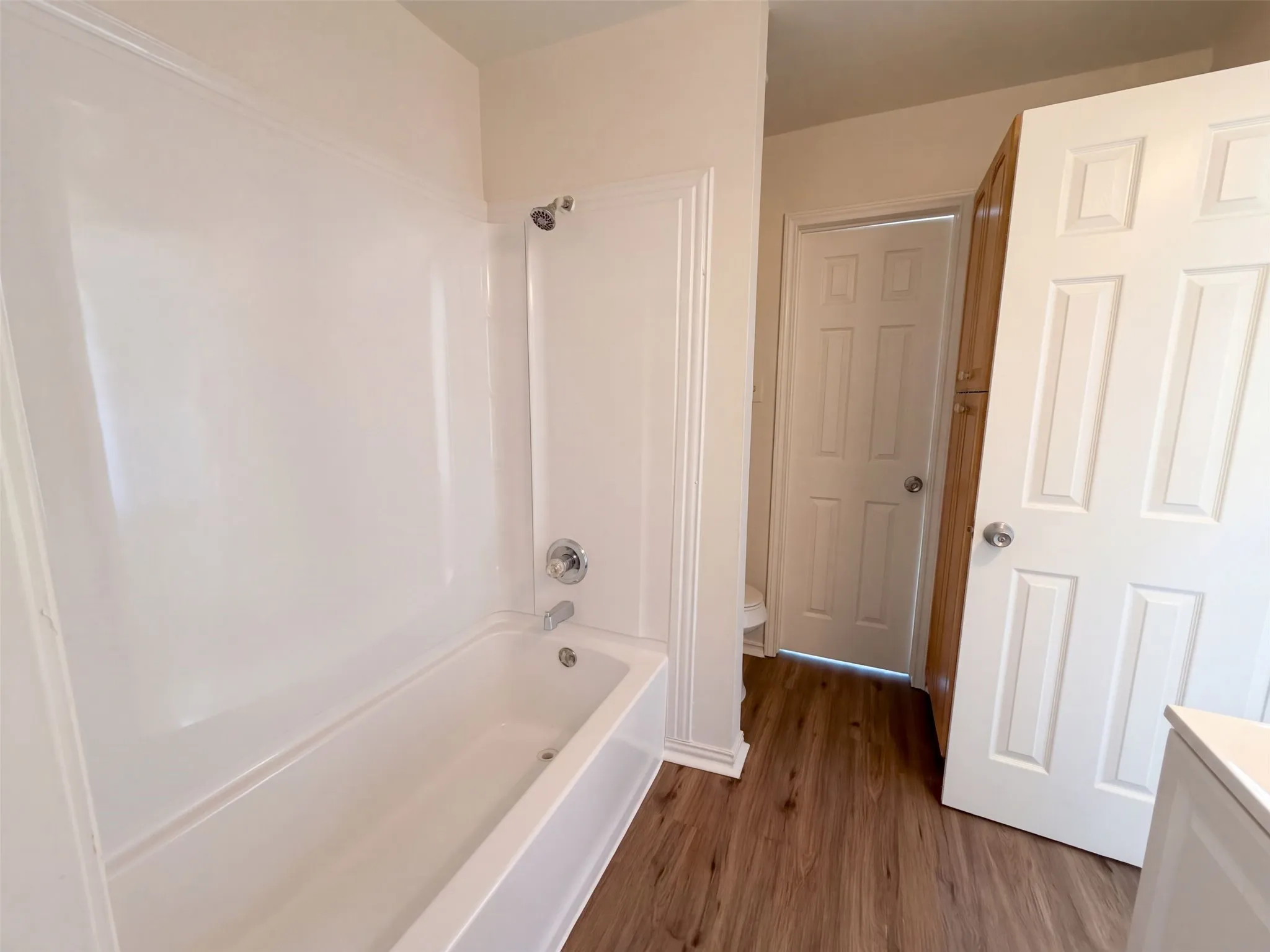 Single Family Residence For Sale in Dallas County , 1710 Cumberland Drive, Garland, Texas 75040, 5 Bedroom, 2 Bathroom, Garage spaces, 1,672 Sqft, built in 2002, mls#21407069, Real Estate Agent in Garland, Homes For Sale in Dallas county, Homes For Sale in Garland, Realtor in Garland Texas, Real Estate Brokerage Independent Realty Texas, Luminita Cordes Realtor