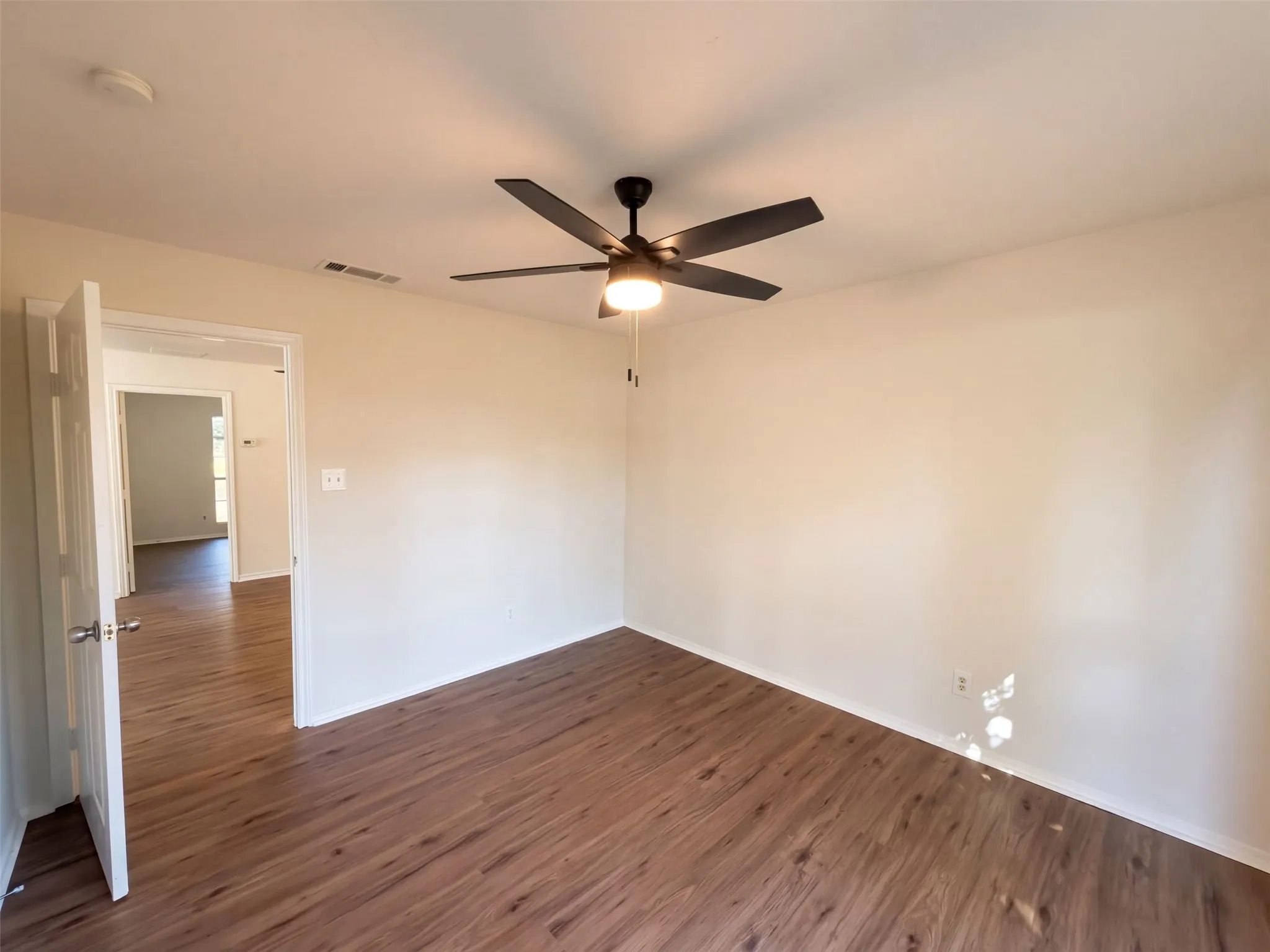 Single Family Residence For Sale in Dallas County , 1710 Cumberland Drive, Garland, Texas 75040, 5 Bedroom, 2 Bathroom, Garage spaces, 1,672 Sqft, built in 2002, mls#21407069, Real Estate Agent in Garland, Homes For Sale in Dallas county, Homes For Sale in Garland, Realtor in Garland Texas, Real Estate Brokerage Independent Realty Texas, Luminita Cordes Realtor