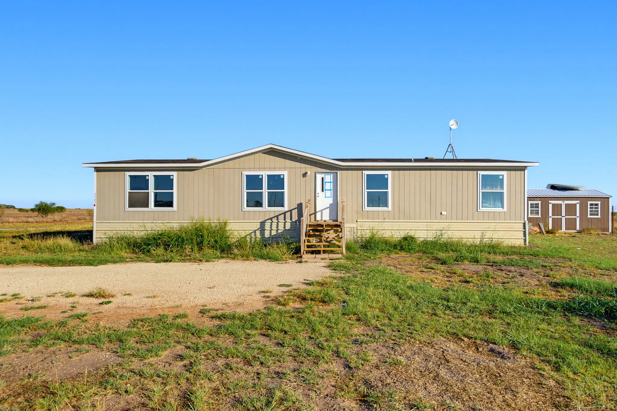 Mobile Home For Sale in Jones County , 7202 Fm-605, Merkel, Texas 79536, 4 Bedroom, 2 Bathroom, Garage spaces, 1,456 Sqft, built in 2021, mls#21408223, Real Estate Agent in Merkel, Homes For Sale in Jones county, Homes For Sale in Merkel, Realtor in Merkel Texas, Real Estate Brokerage Independent Realty Texas, Luminita Cordes Realtor