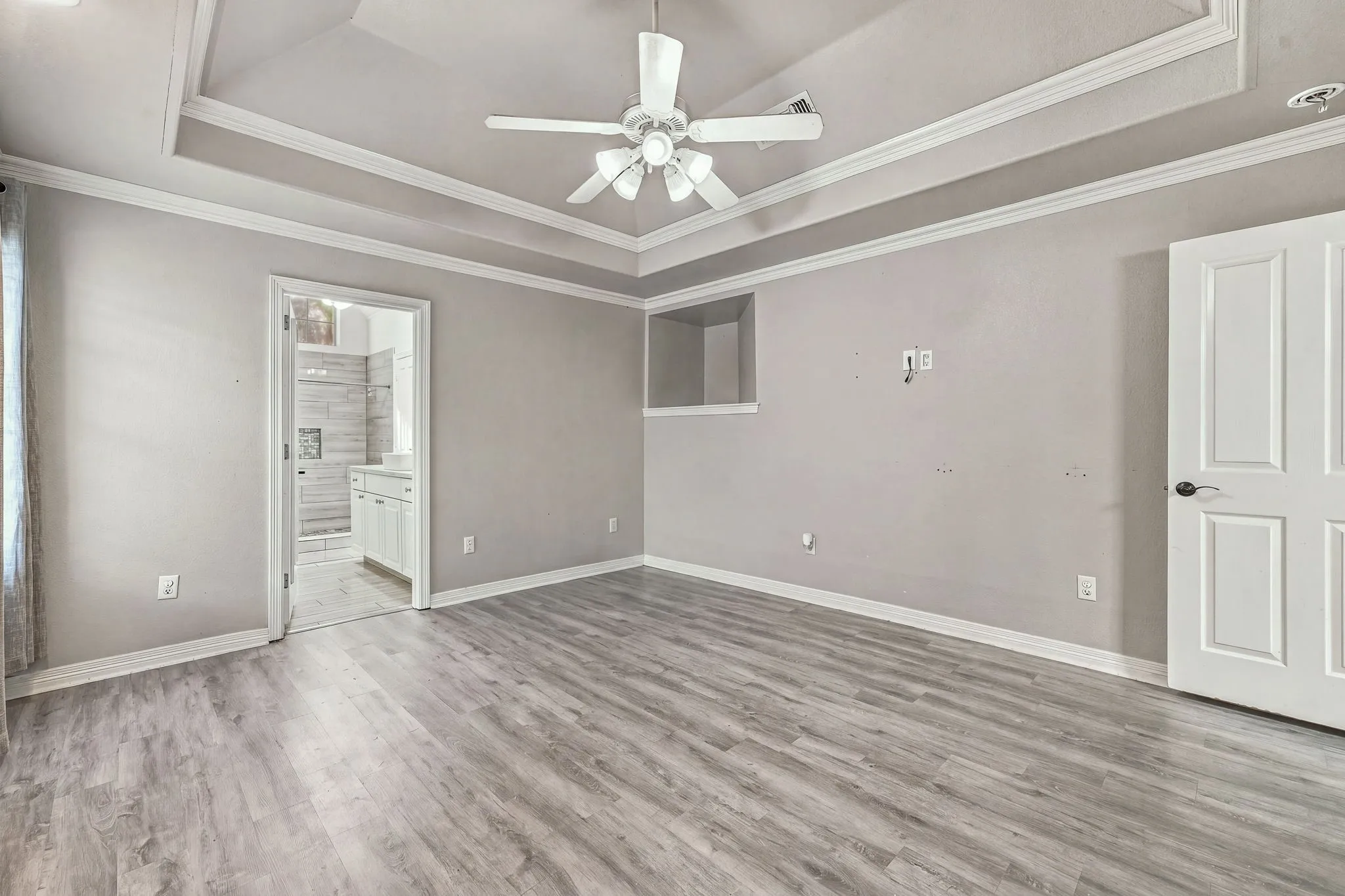 Single Family Residence For Sale in Erath County , 1466 Oakwood Drive, Stephenville, Texas 76401, 3 Bedroom, 2 Bathroom, 2 Garage spaces, 1,733 Sqft, built in 1999, mls#21408160, Real Estate Agent in Stephenville, Homes For Sale in Erath county, Homes For Sale in Stephenville, Realtor in Stephenville Texas, Real Estate Brokerage Independent Realty Texas, Luminita Cordes Realtor