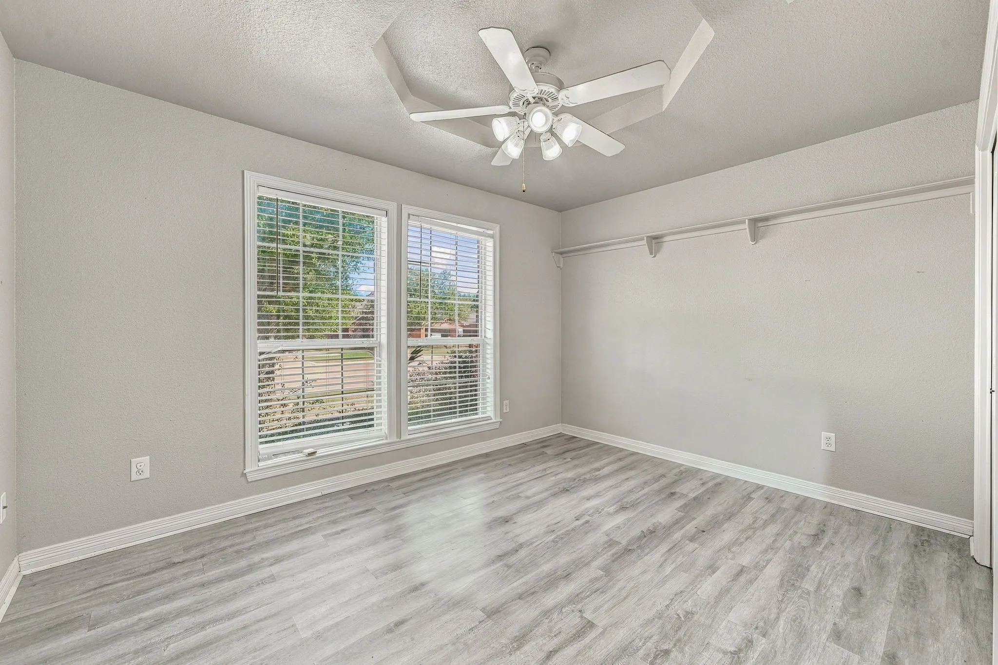 Single Family Residence For Sale in Erath County , 1466 Oakwood Drive, Stephenville, Texas 76401, 3 Bedroom, 2 Bathroom, 2 Garage spaces, 1,733 Sqft, built in 1999, mls#21408160, Real Estate Agent in Stephenville, Homes For Sale in Erath county, Homes For Sale in Stephenville, Realtor in Stephenville Texas, Real Estate Brokerage Independent Realty Texas, Luminita Cordes Realtor