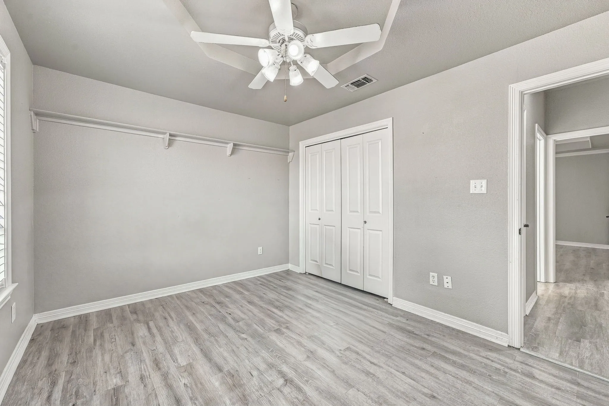 Single Family Residence For Sale in Erath County , 1466 Oakwood Drive, Stephenville, Texas 76401, 3 Bedroom, 2 Bathroom, 2 Garage spaces, 1,733 Sqft, built in 1999, mls#21408160, Real Estate Agent in Stephenville, Homes For Sale in Erath county, Homes For Sale in Stephenville, Realtor in Stephenville Texas, Real Estate Brokerage Independent Realty Texas, Luminita Cordes Realtor