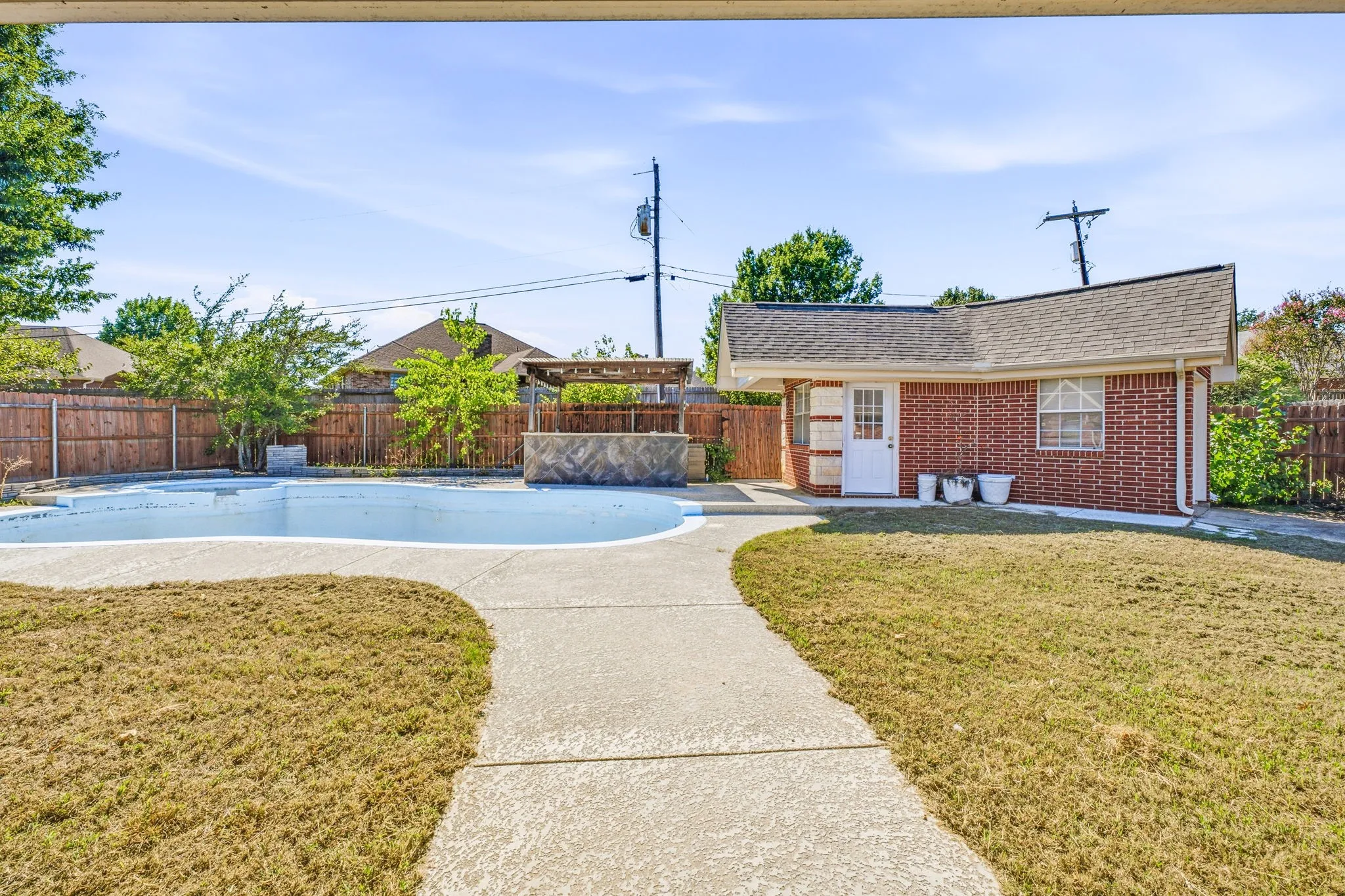 Single Family Residence For Sale in Erath County , 1466 Oakwood Drive, Stephenville, Texas 76401, 3 Bedroom, 2 Bathroom, 2 Garage spaces, 1,733 Sqft, built in 1999, mls#21408160, Real Estate Agent in Stephenville, Homes For Sale in Erath county, Homes For Sale in Stephenville, Realtor in Stephenville Texas, Real Estate Brokerage Independent Realty Texas, Luminita Cordes Realtor