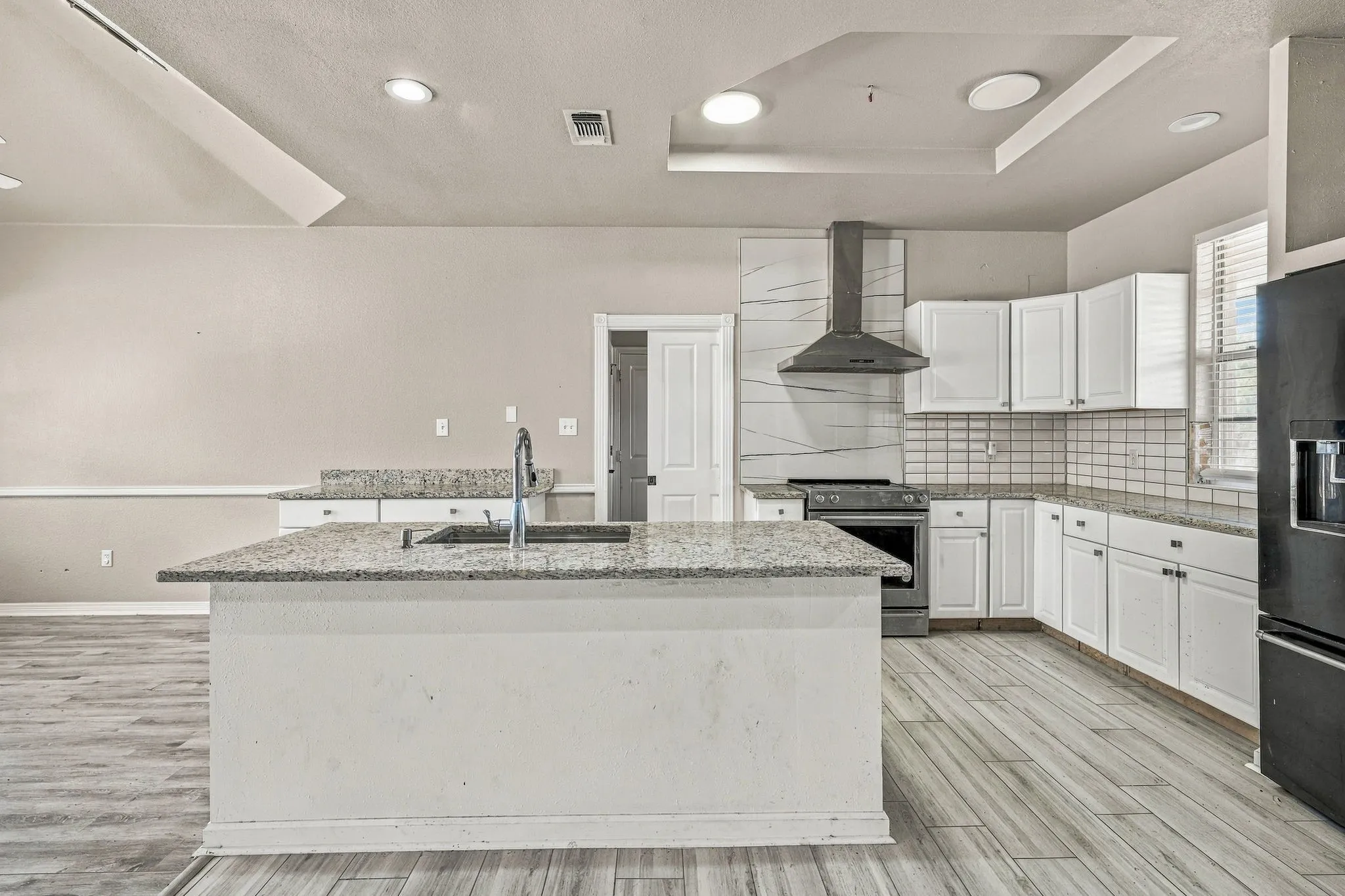 Single Family Residence For Sale in Erath County , 1466 Oakwood Drive, Stephenville, Texas 76401, 3 Bedroom, 2 Bathroom, 2 Garage spaces, 1,733 Sqft, built in 1999, mls#21408160, Real Estate Agent in Stephenville, Homes For Sale in Erath county, Homes For Sale in Stephenville, Realtor in Stephenville Texas, Real Estate Brokerage Independent Realty Texas, Luminita Cordes Realtor